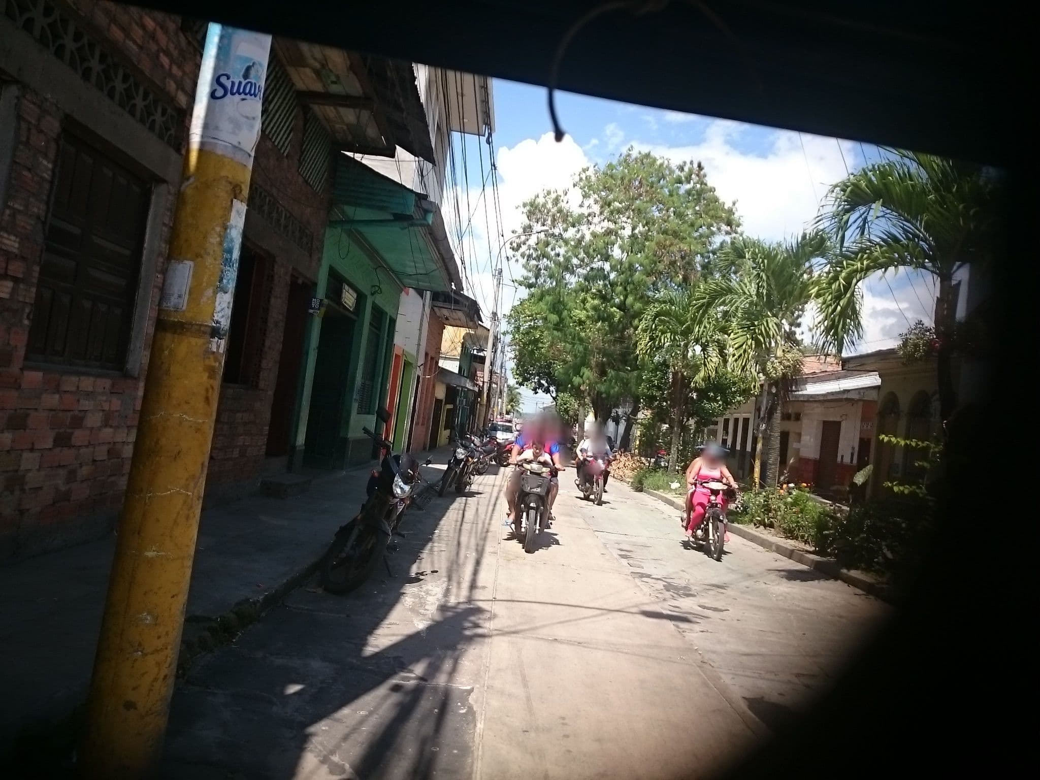 Street view near Hostal Huacari, Iquitos — © sguinetti (CC BY-SA · Mapillary)