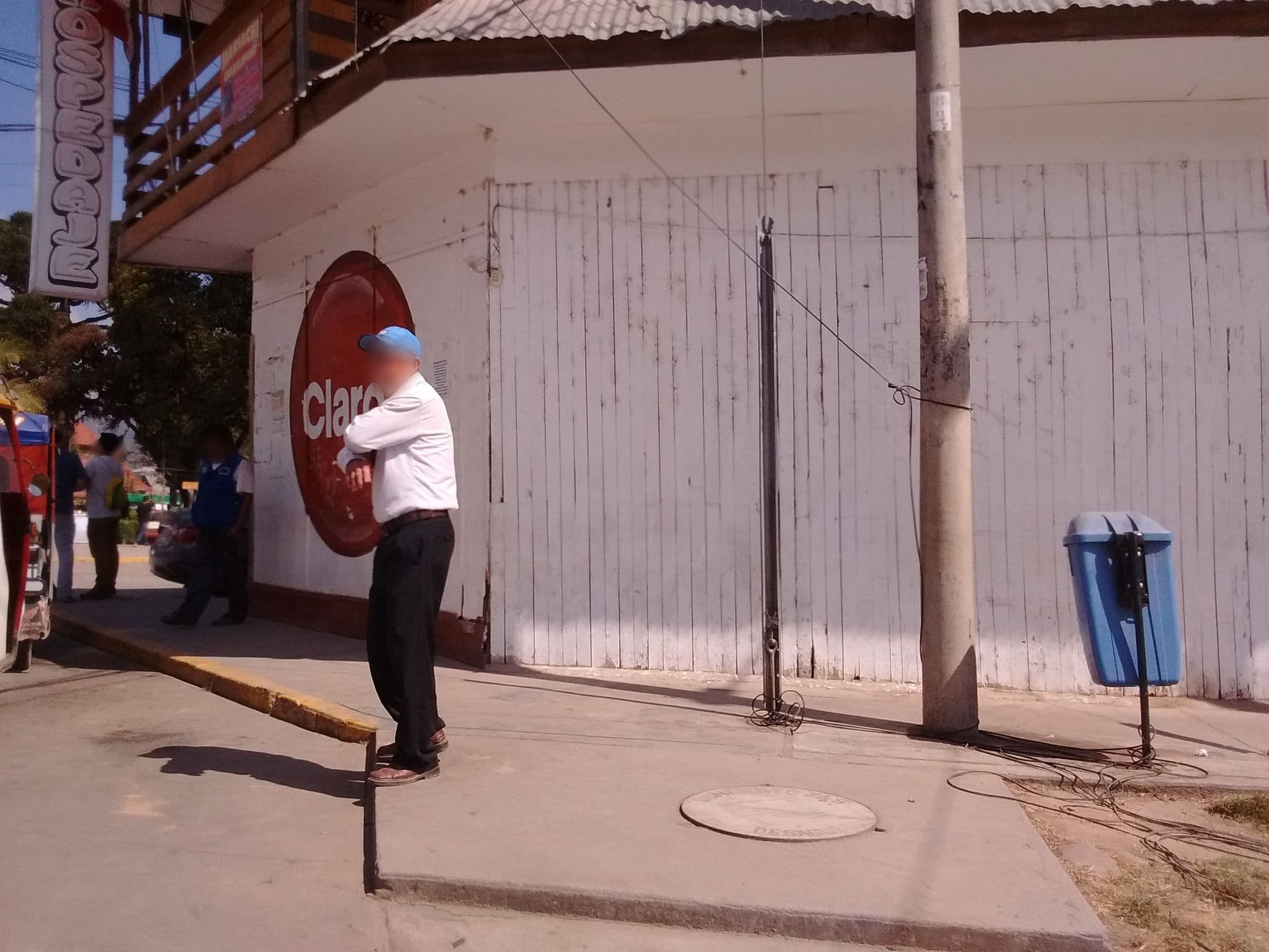Street view near Hospedaje "El Dorado", Oxapampa — © johnarupire (CC BY-SA · Mapillary)