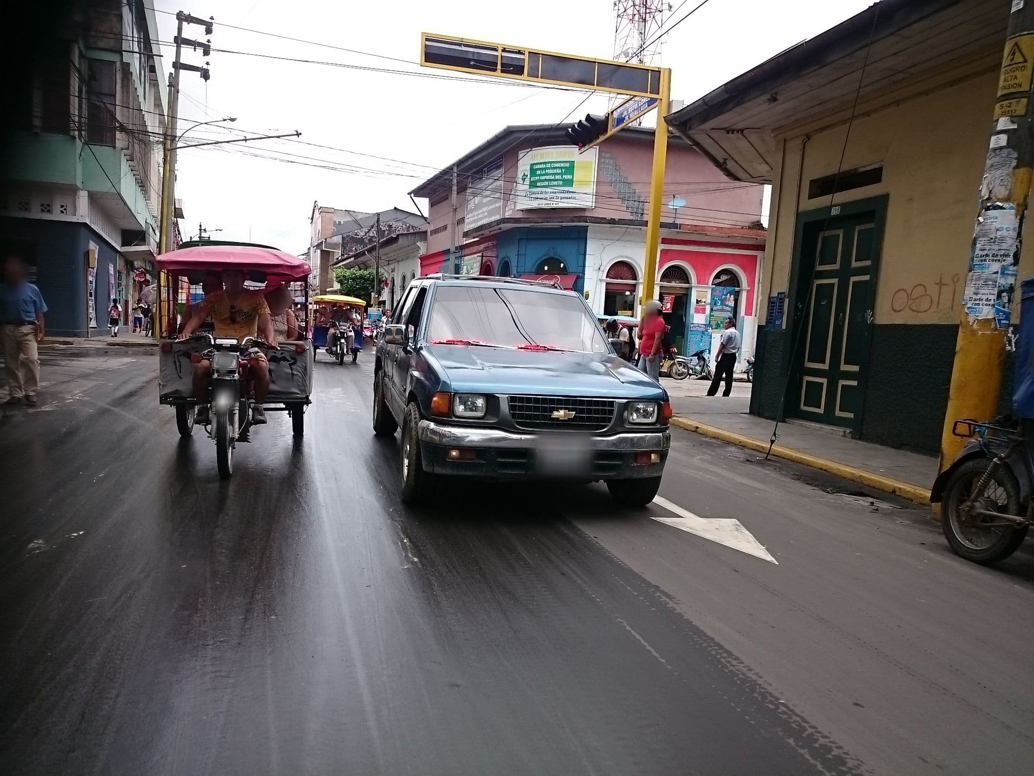Street view near Palau Amazonas Hotel, Iquitos — © sguinetti (CC BY-SA · Mapillary)