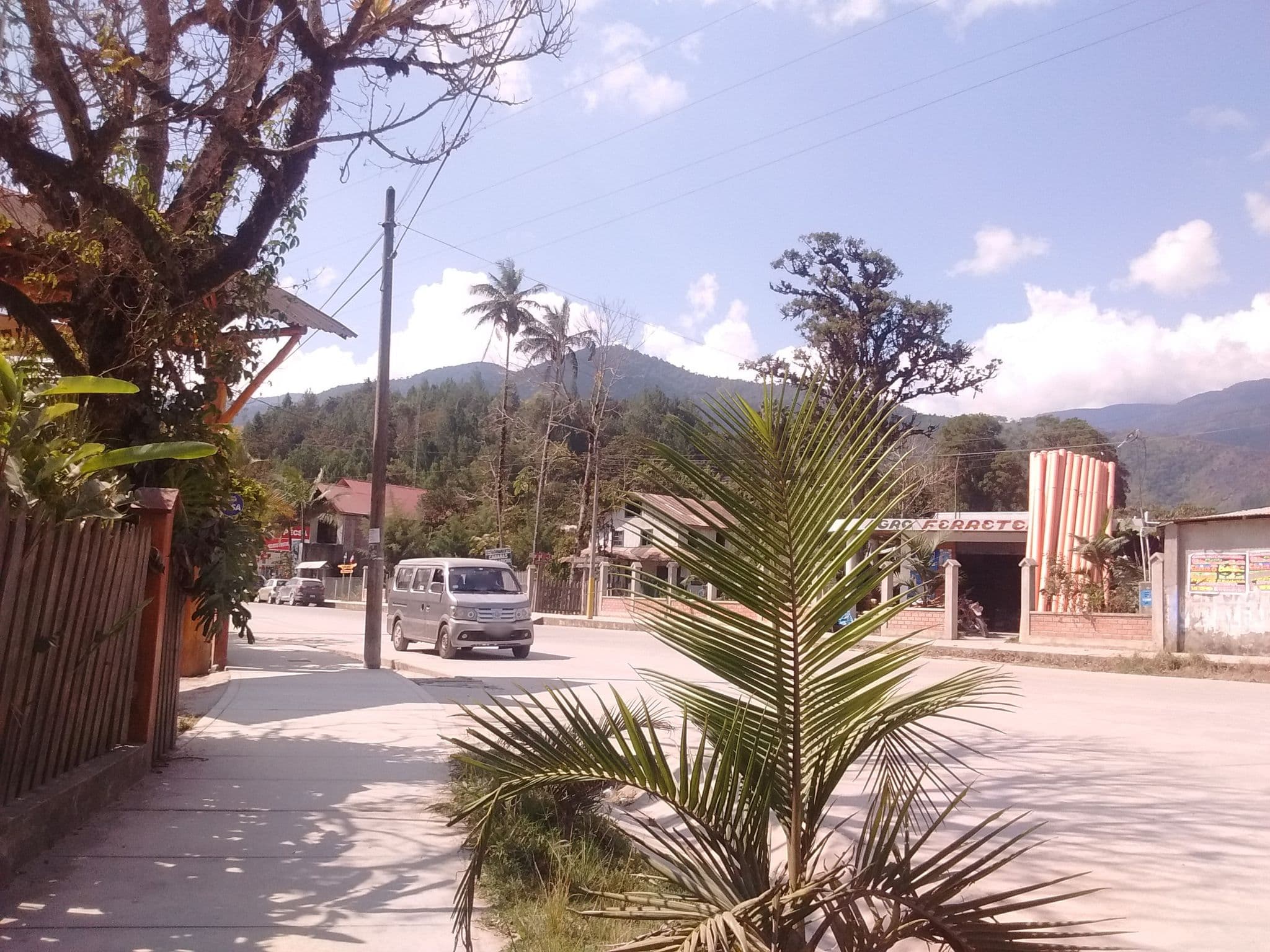 Street view near Cabanas El Trapiche Oxapampa, Oxapampa — © johnarupire (CC BY-SA · Mapillary)