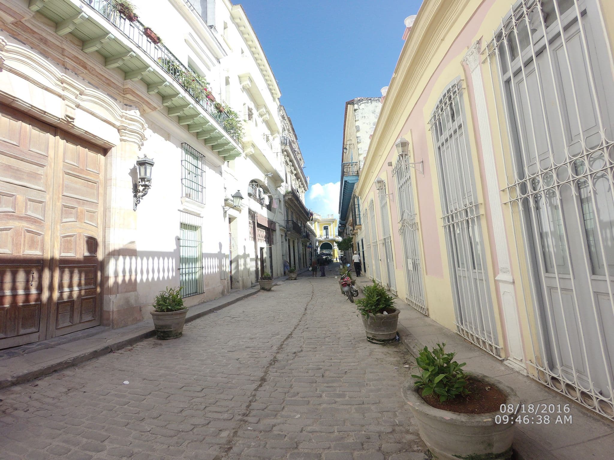 Street view near Casa Alta, La Habana Vieja — © elpbatista (CC BY-SA · Mapillary)