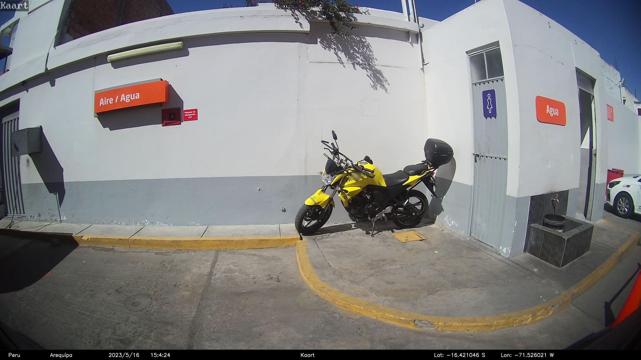 Street view near Hostal Altezza ***, Ciudad Satelite — © kaart_2 (CC BY-SA · Mapillary)