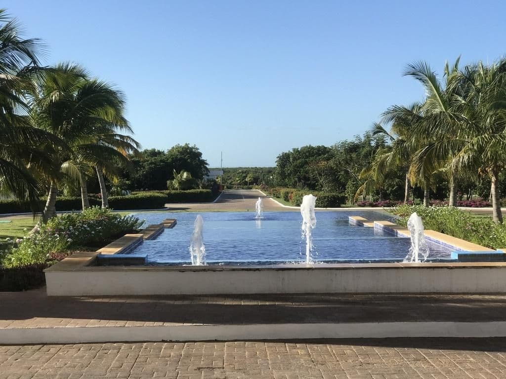 Street view near Hotel Valentín Perla Blanca, Yaguajay — © abellao (CC BY-SA · Mapillary)