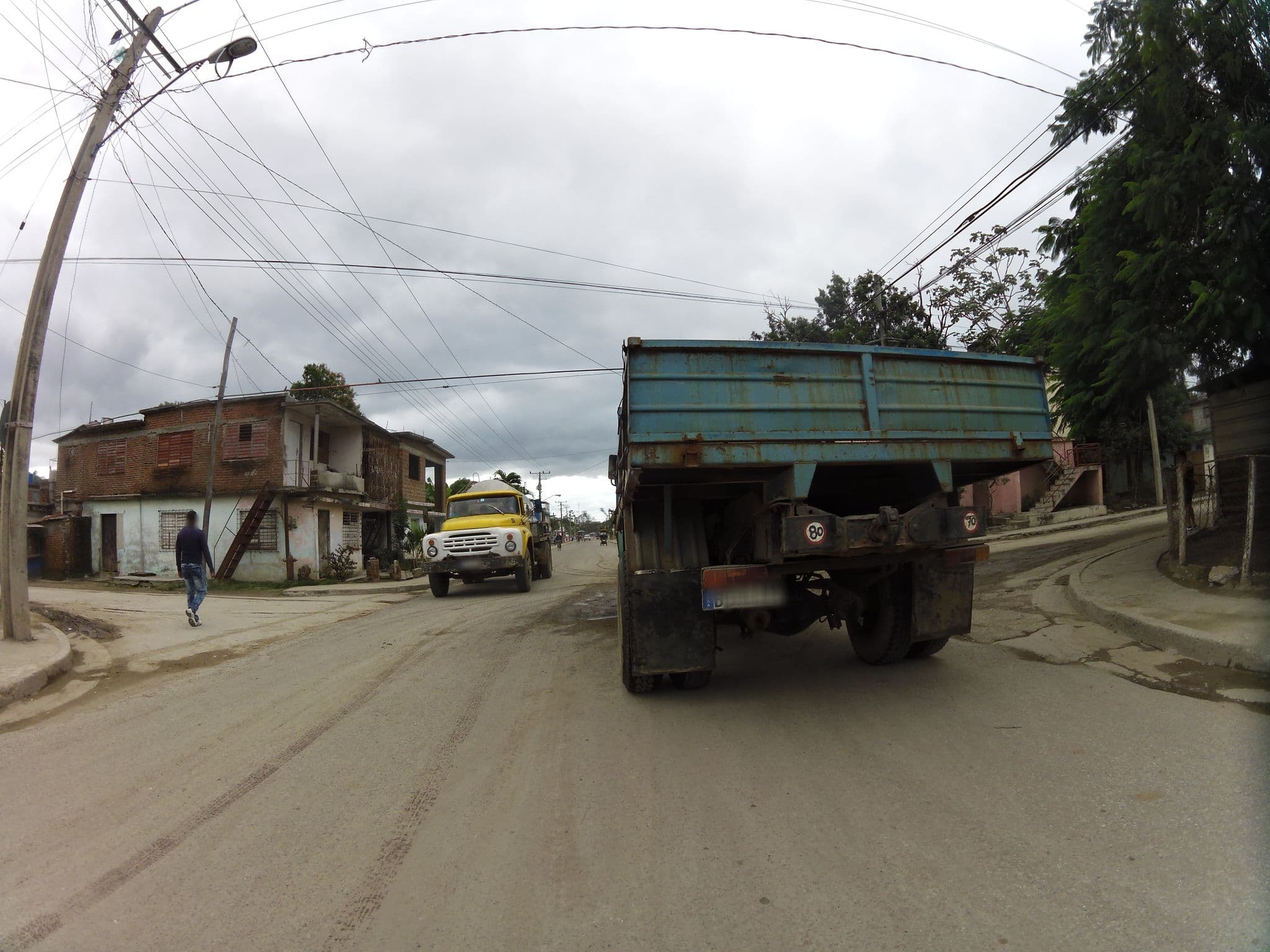 Street view near Arrendamiento de habitación moneda nacional, Las Tunas — © mronewheeldrive (CC BY-SA · Mapillary)