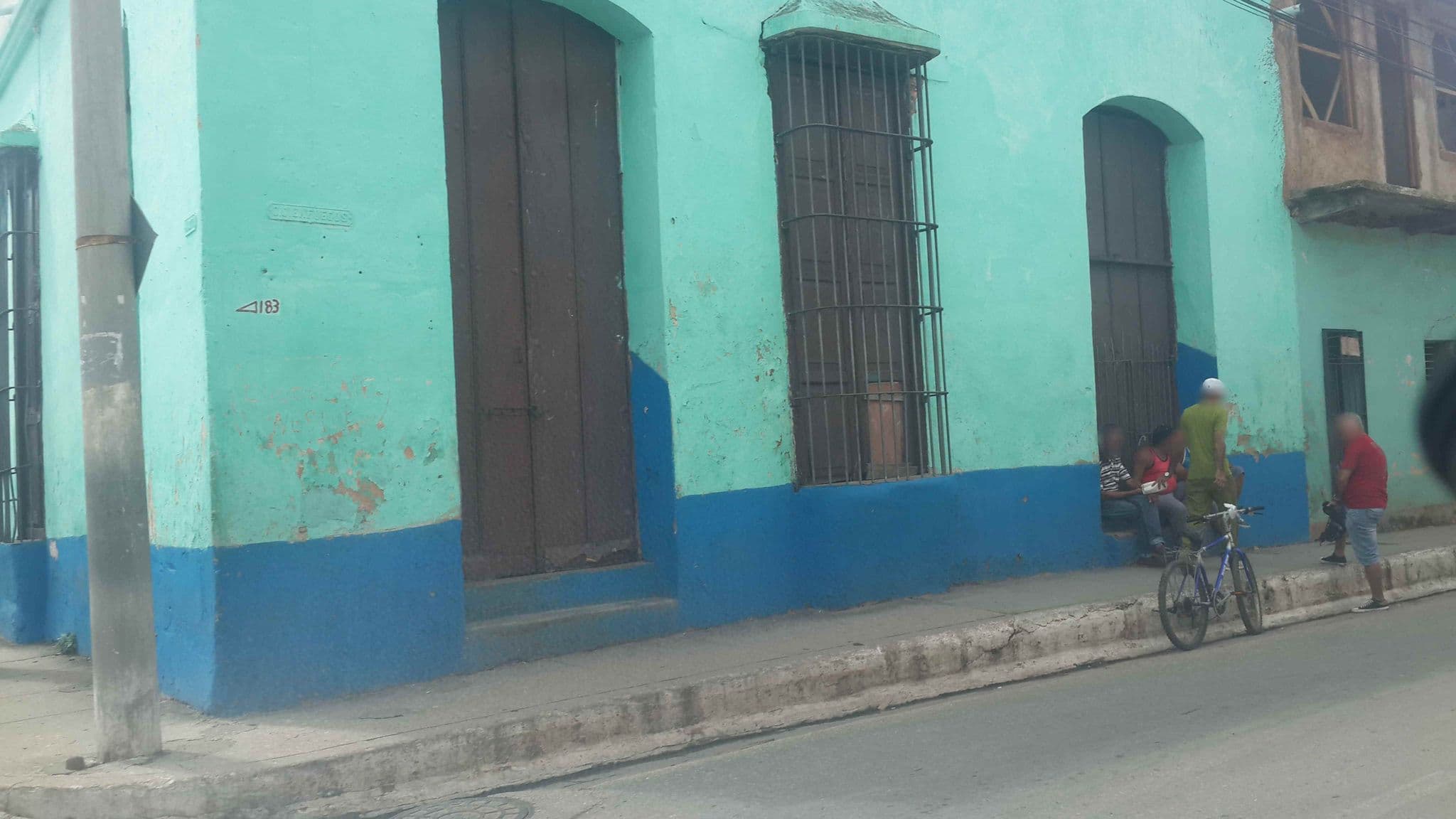 Street view near Michel y Yamilet, Trinidad