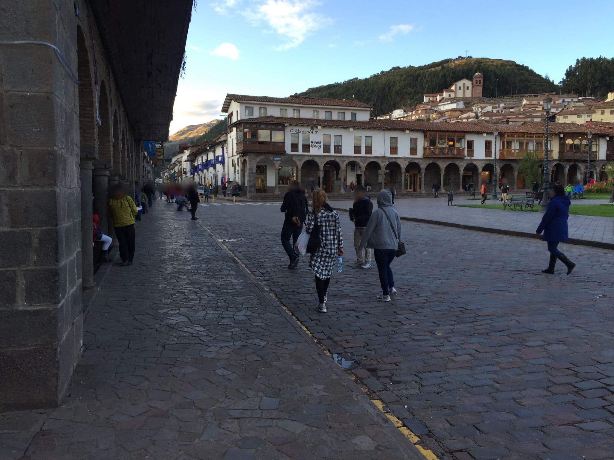 Street view near El Chaski Hostal, Santiago — © raul (CC BY-SA · Mapillary)