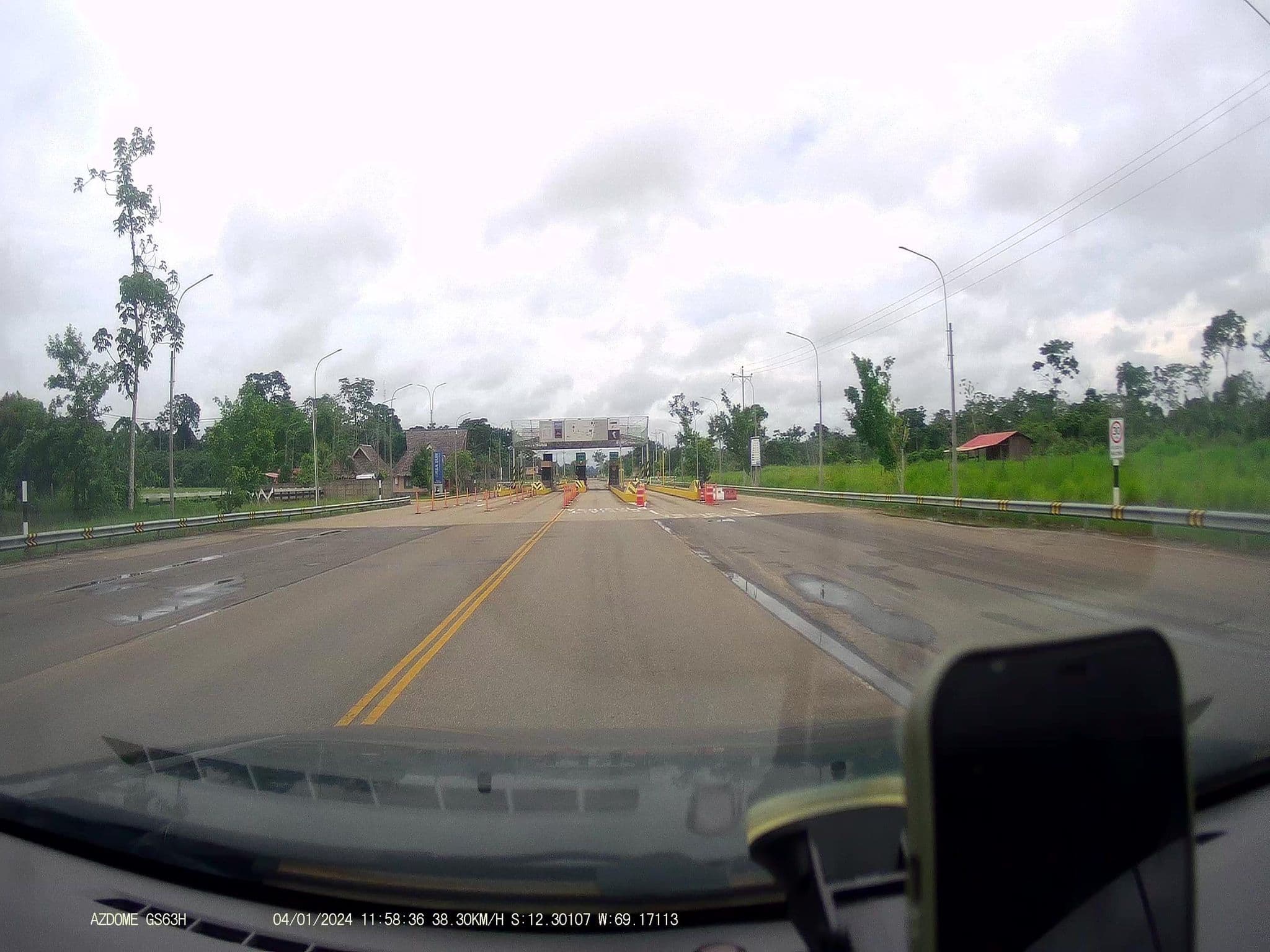Street view near Anaconda Lodge, Puerto Maldonado — © jaderbavaresco (CC BY-SA · Mapillary)