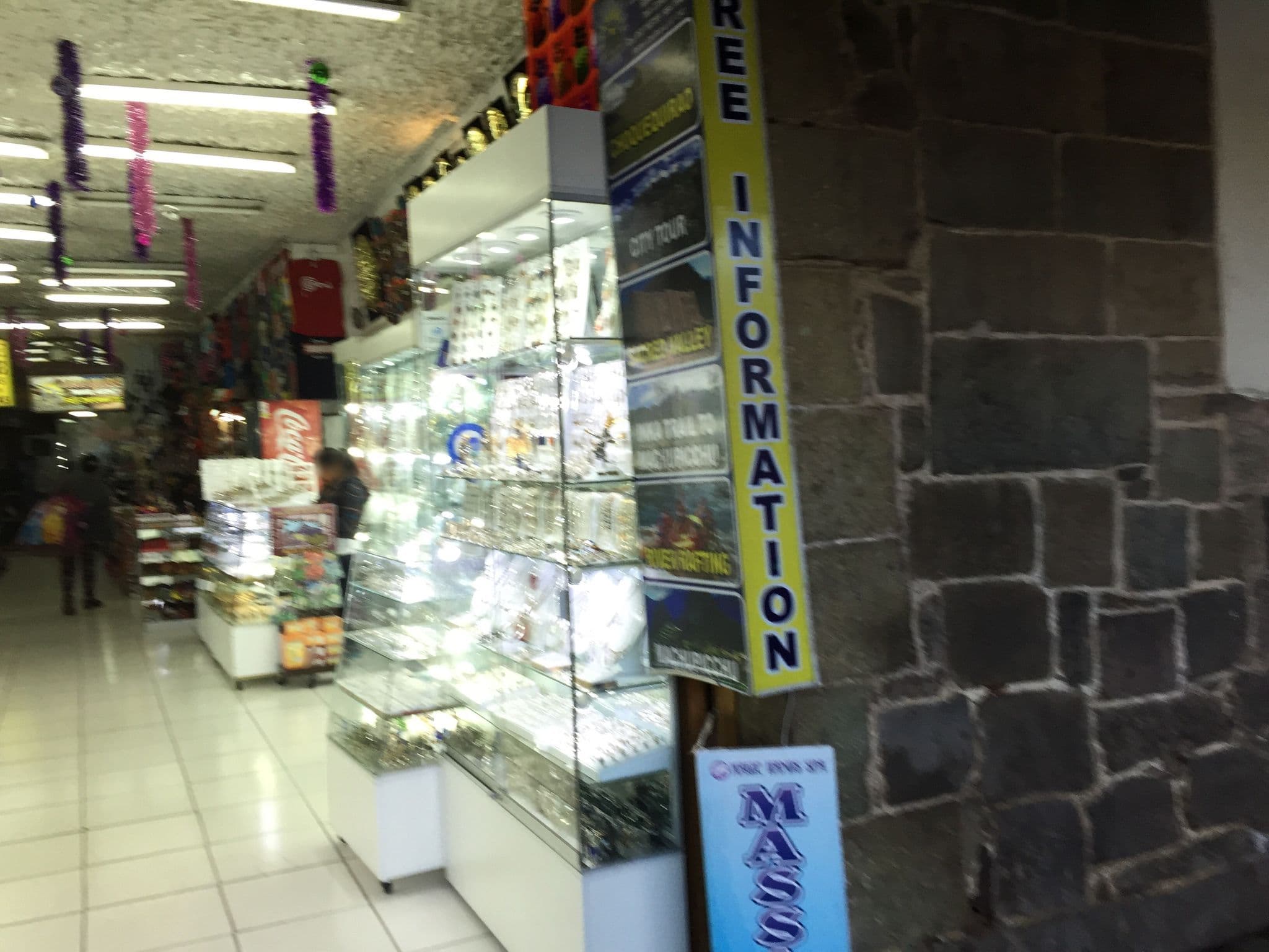Street view near Hostal Inti Wasi, Santiago — © raul (CC BY-SA · Mapillary)
