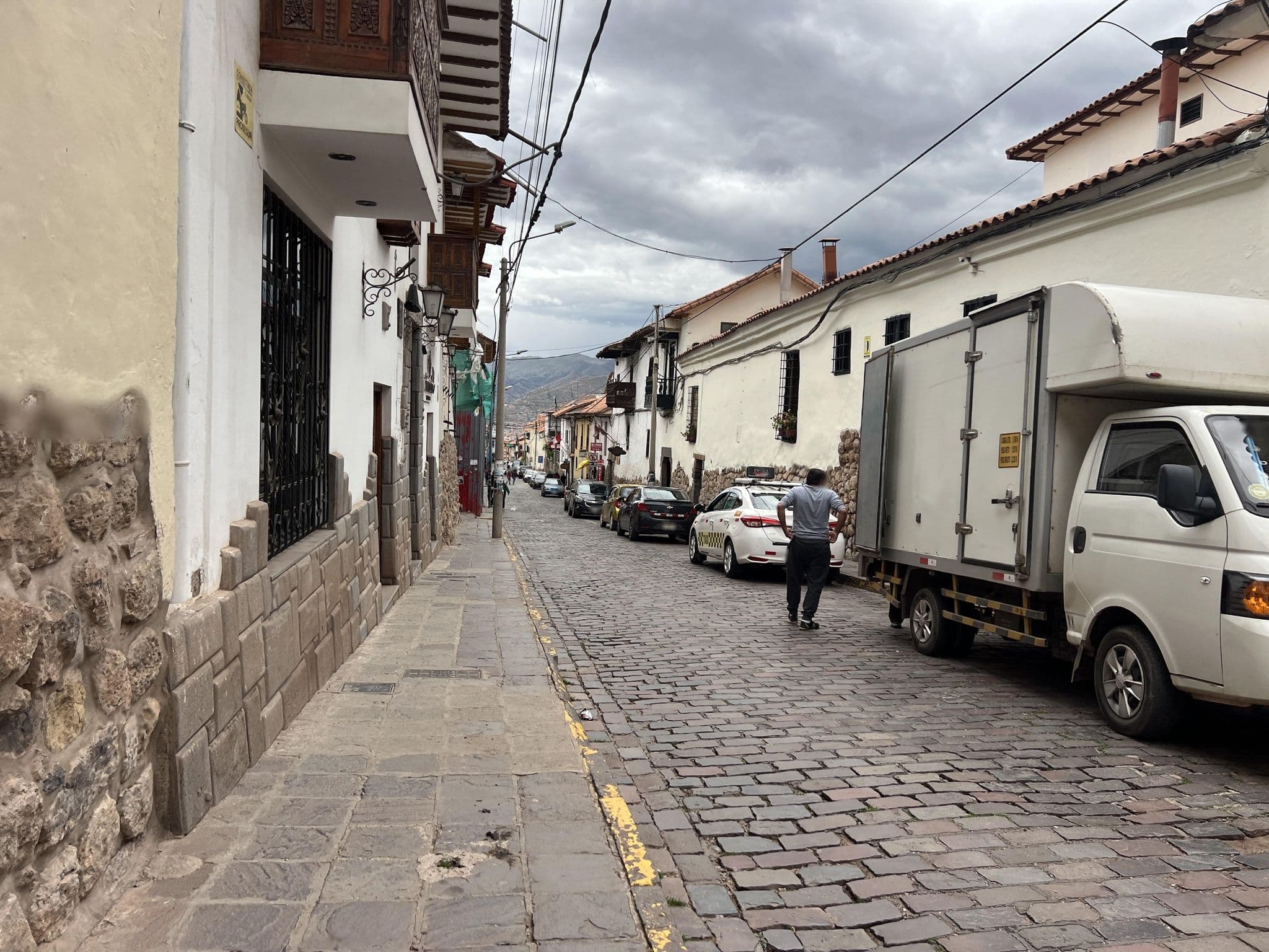 Street view near Casa De Mama Treehouse, Santiago — © jaderbavaresco (CC BY-SA · Mapillary)