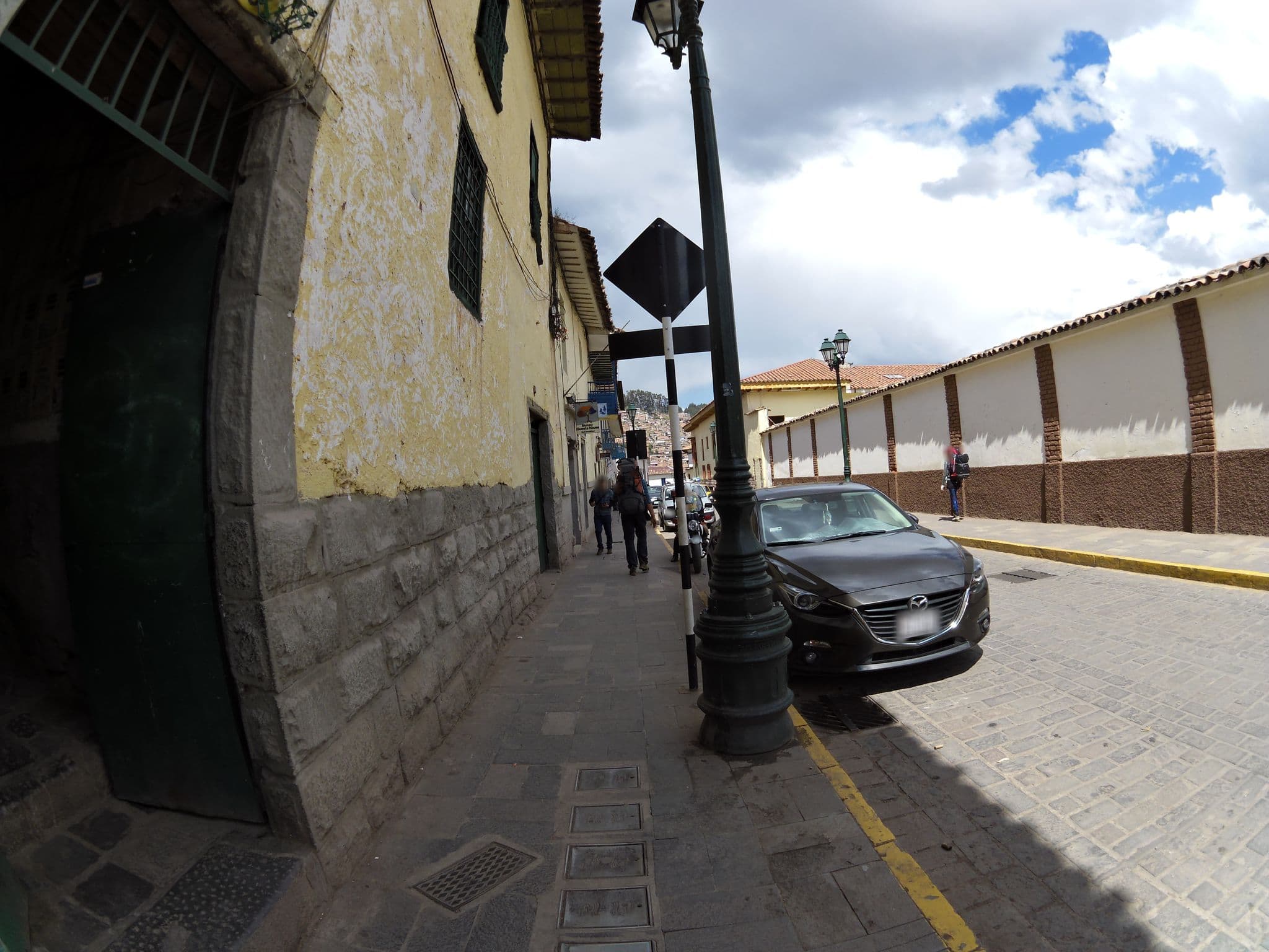 Street view near Antawara Hostel, Santiago — © jlevente (CC BY-SA · Mapillary)