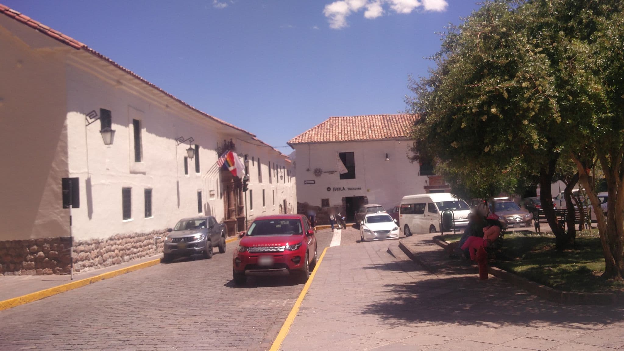 Street view near Belmond Hotel Monasterio, Santiago — © jlevente (CC BY-SA · Mapillary)
