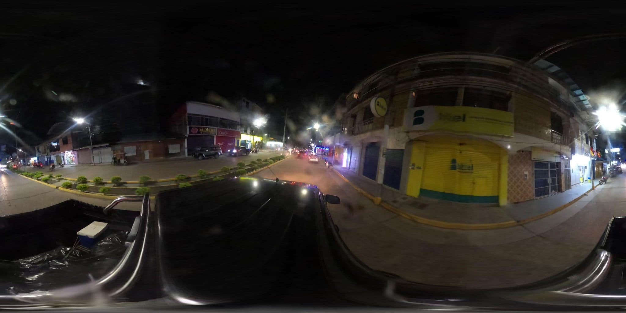 Street view near Hostal Royal in, Puerto Maldonado — © jaderbavaresco (CC BY-SA · Mapillary)