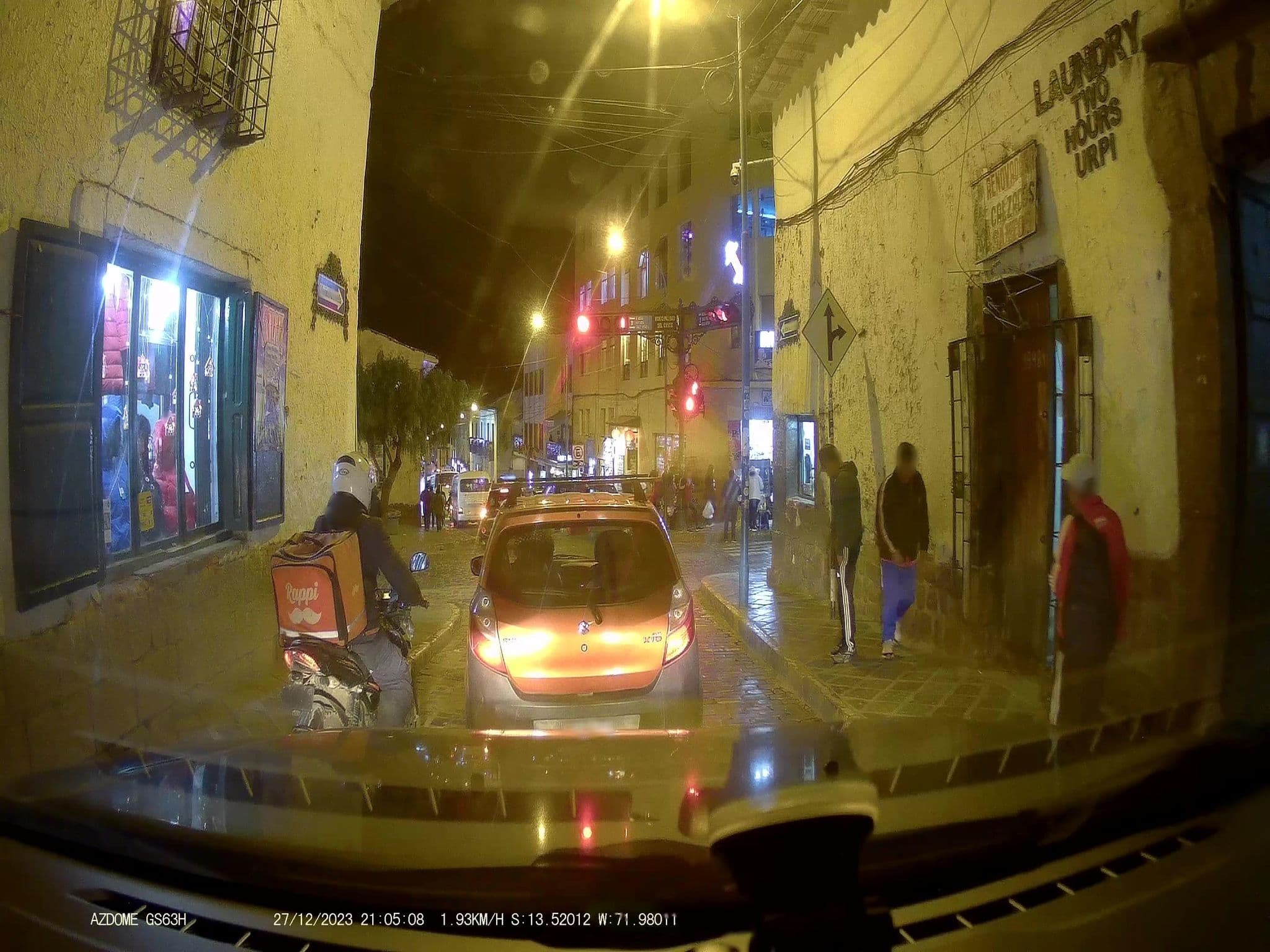 Street view near The Point Hostel, Santiago — © jaderbavaresco (CC BY-SA · Mapillary)