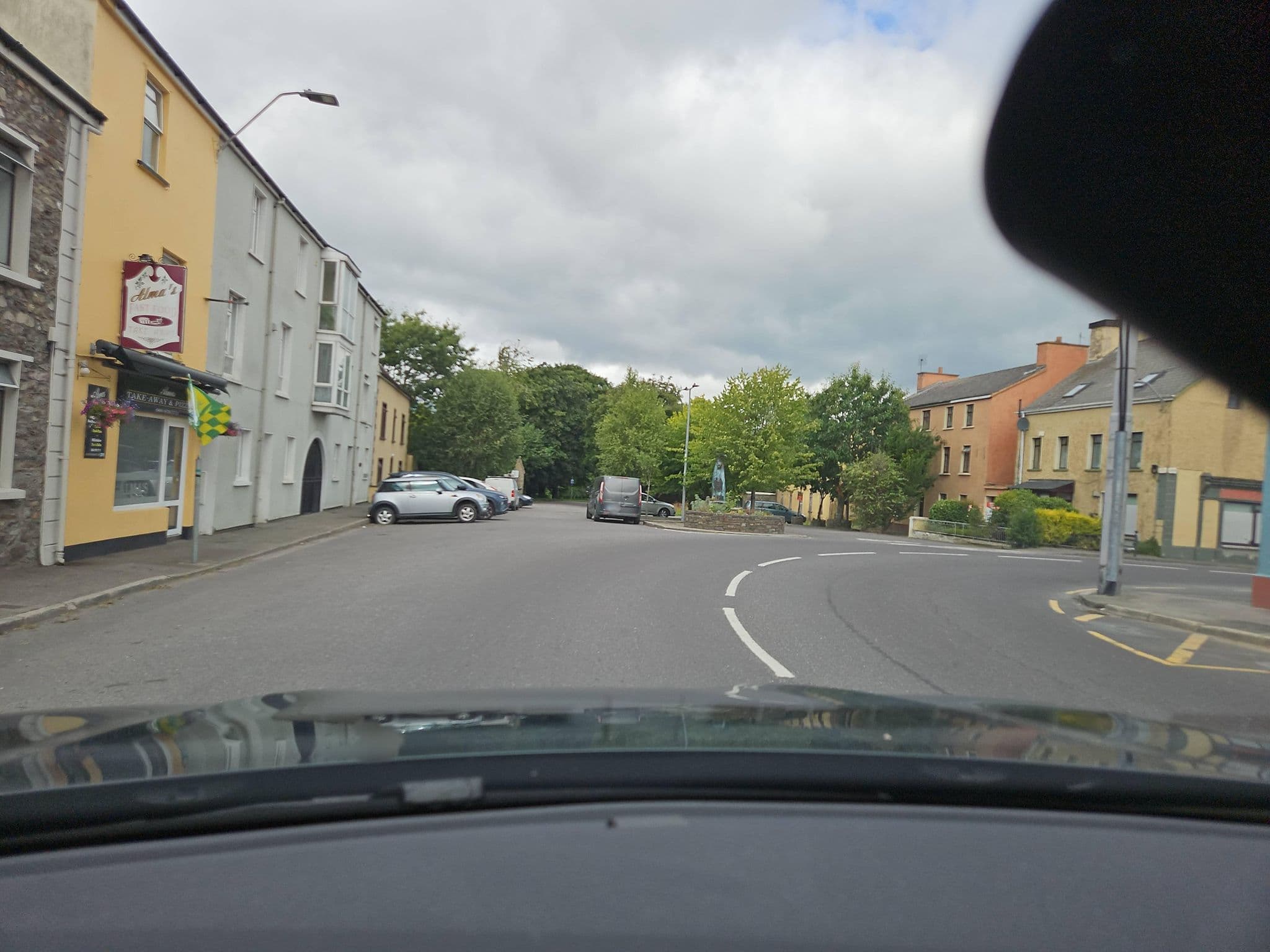 Street view near Larkins B&B, Killorglin — © toho (CC BY-SA · Mapillary)