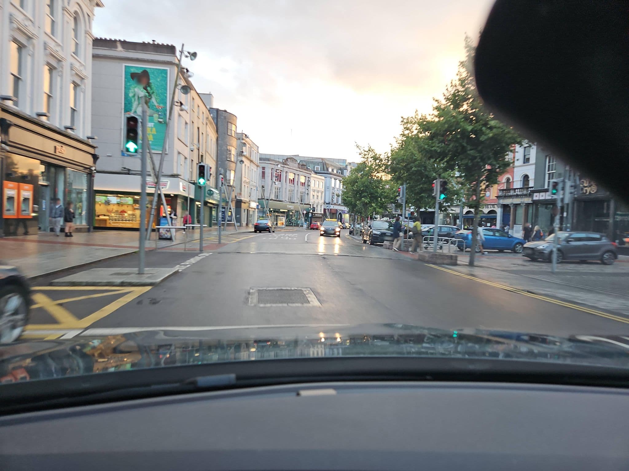 Street view near Victoria Hotel, Cork — © toho (CC BY-SA · Mapillary)