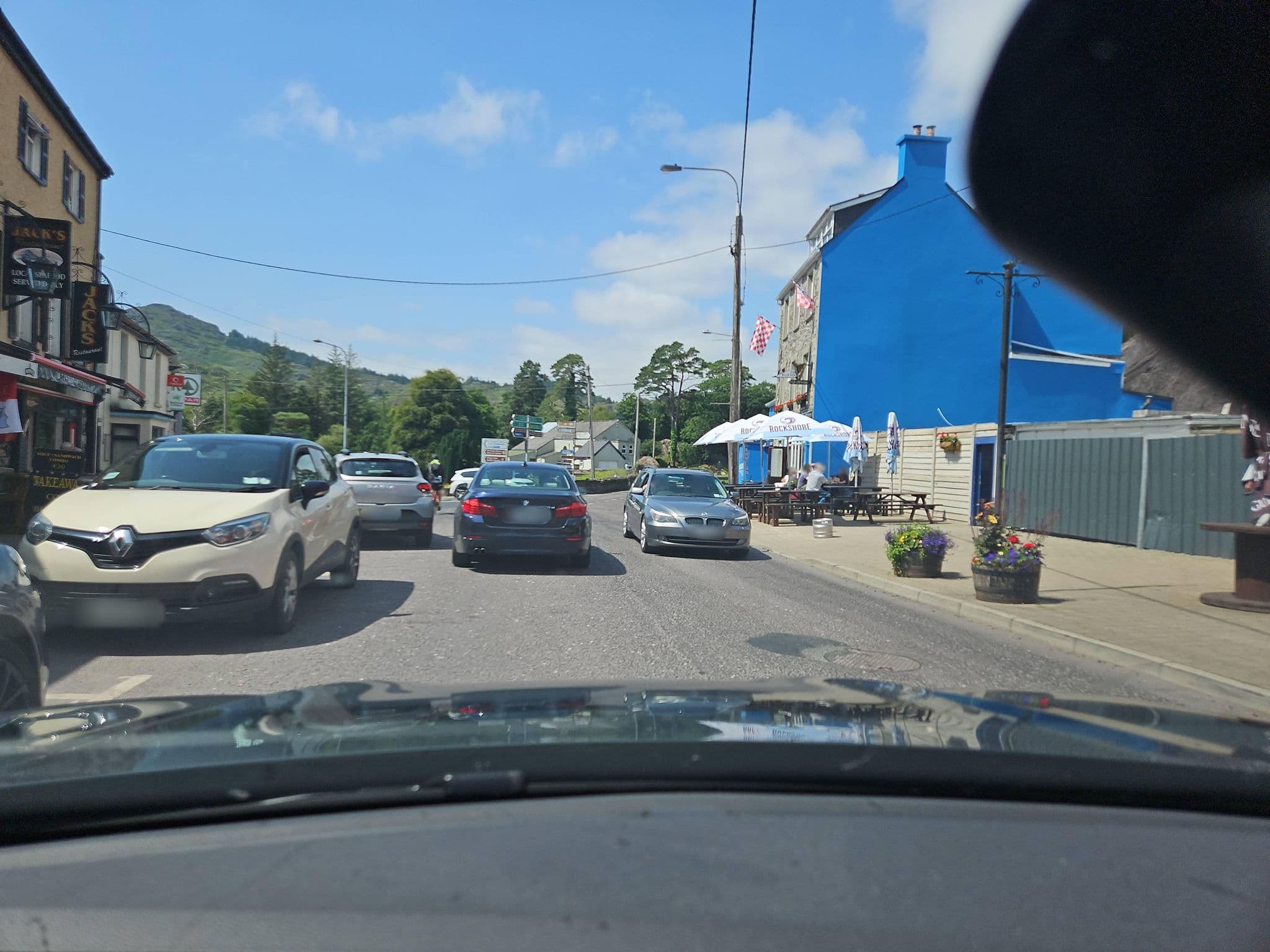 Street view near Lough Avoul Inn, Bantry — © toho (CC BY-SA · Mapillary)
