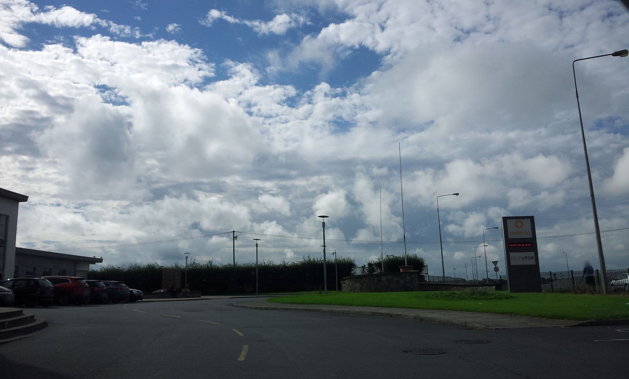 Street view near Maldron Hotel, Limerick — © fdmap (CC BY-SA · Mapillary)