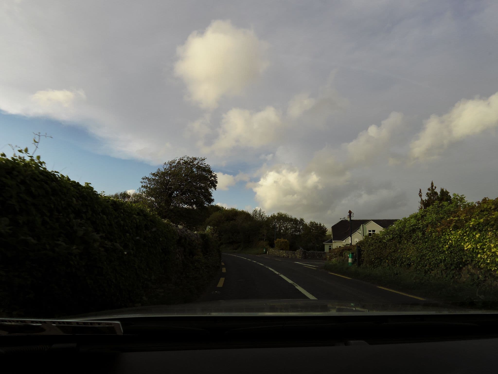Street view near Hazelwood Lodge, Bearna — © bitnapper (CC BY-SA · Mapillary)