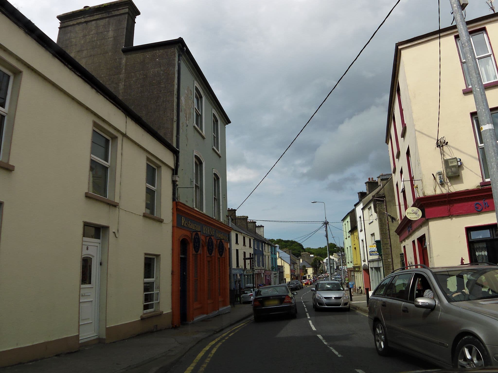 Street view near Byrne's Wine Dine Stay, Ennistimon — © dacor (CC BY-SA · Mapillary)