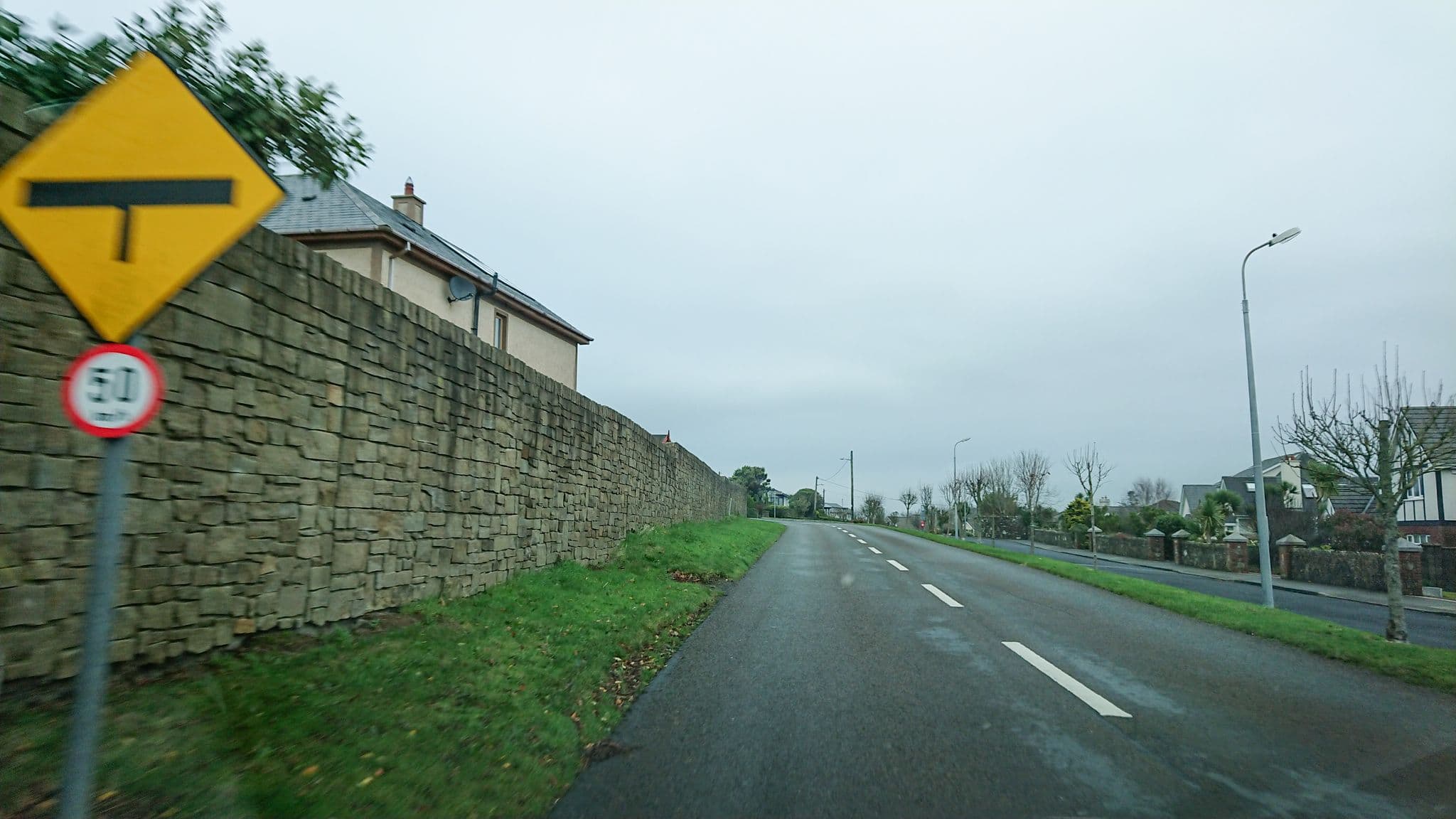 Street view near Glenorney by the Sea, Trá Mhór — © dave683 (CC BY-SA · Mapillary)