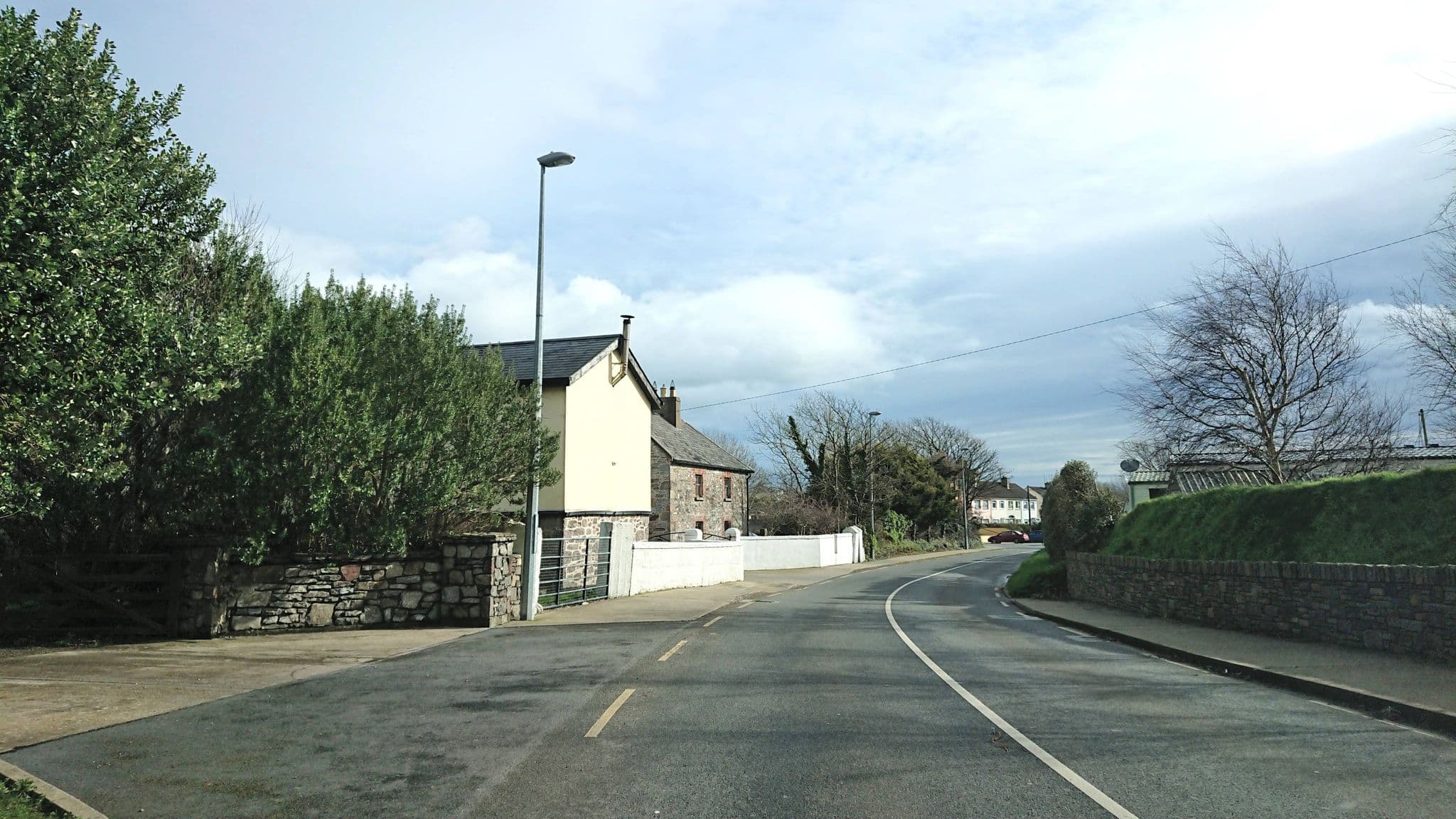 Street view near Dillons Mobile Park, Dunmore East — © dave683 (CC BY-SA · Mapillary)