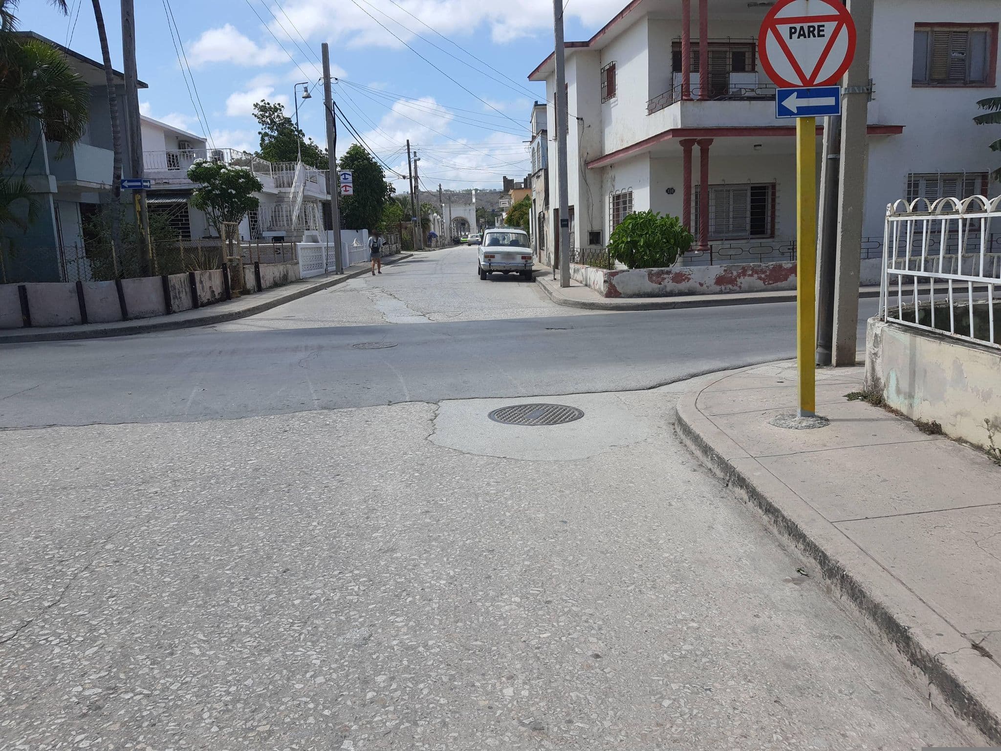 Street view near Casa Martha, Holguín