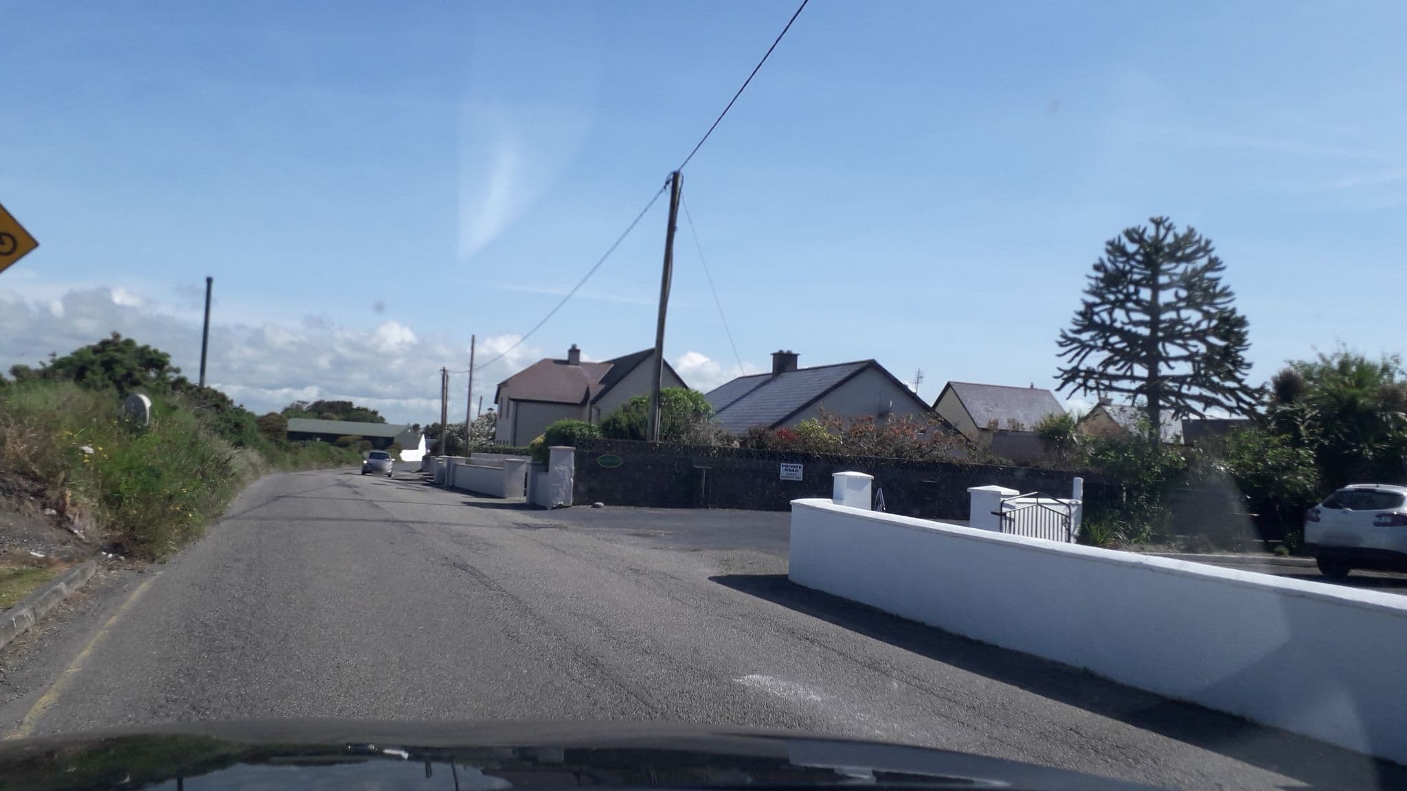 Street view near Carmels Lodge, Rosslare — © lineo (CC BY-SA · Mapillary)
