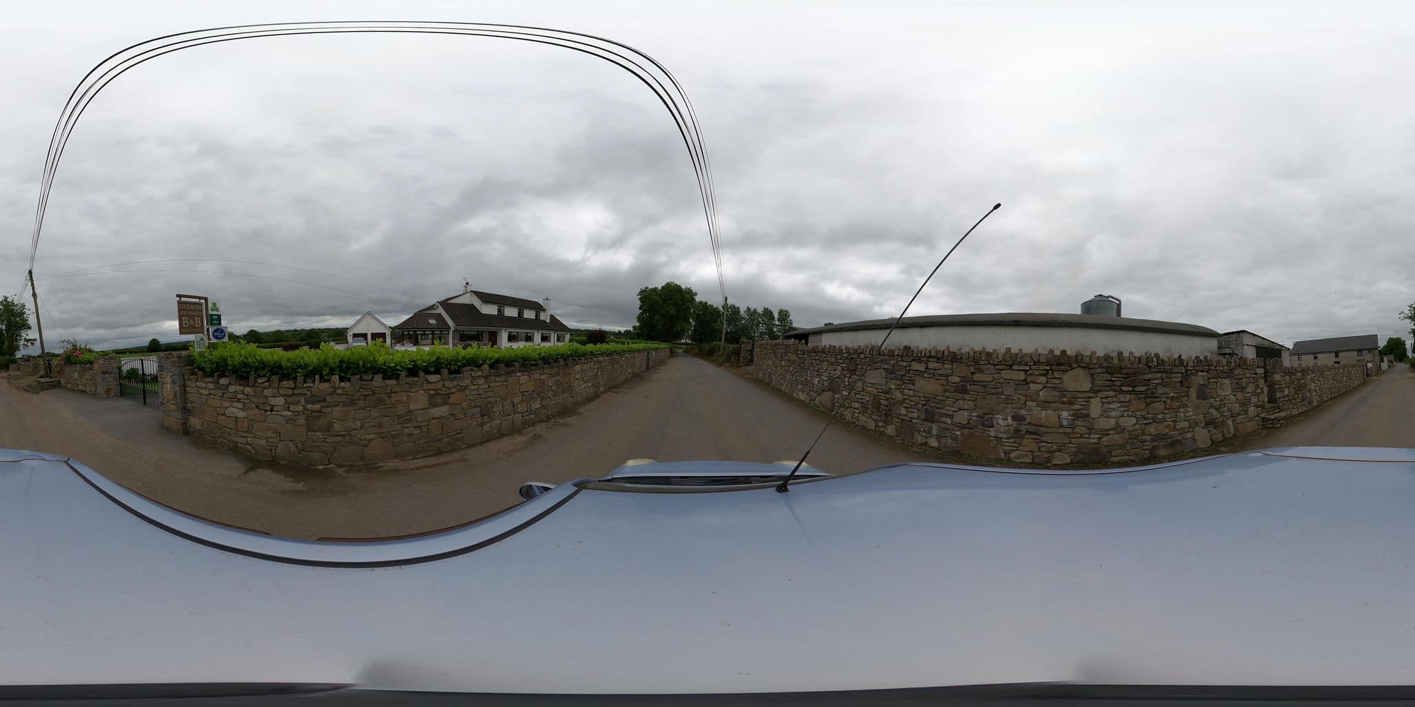 Street view near Coolmore Farmhouse B&B, Thomastown — © annekaro (CC BY-SA · Mapillary)