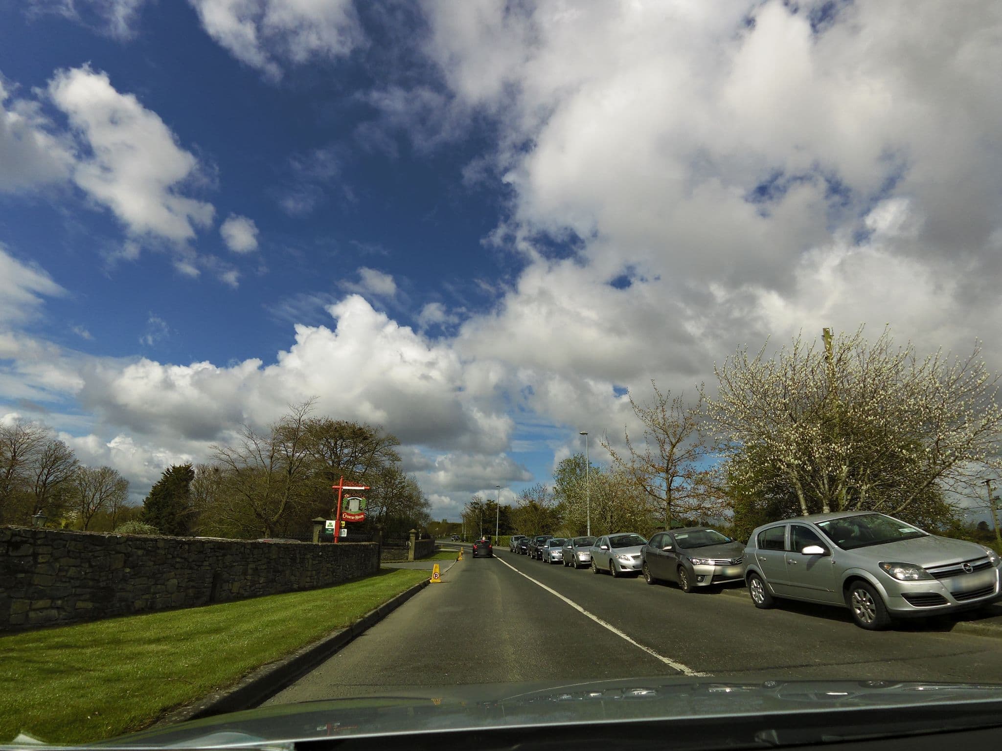 Street view near The Castle Country House B&B, Thurles — © moenk (CC BY-SA · Mapillary)