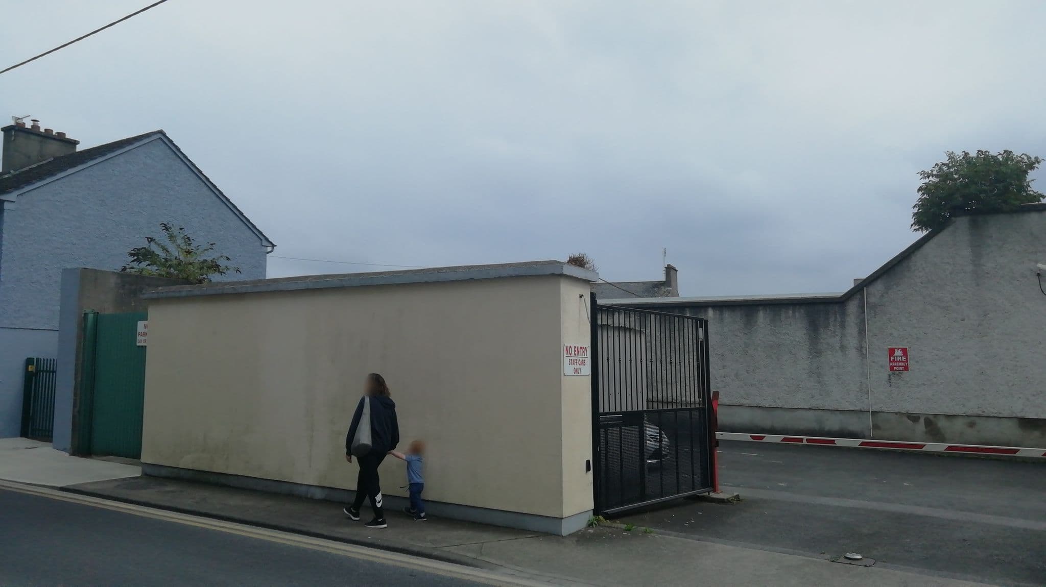 Street view near Mc Carthys B&B, Cluain Meala — © fulphiller (CC BY-SA · Mapillary)