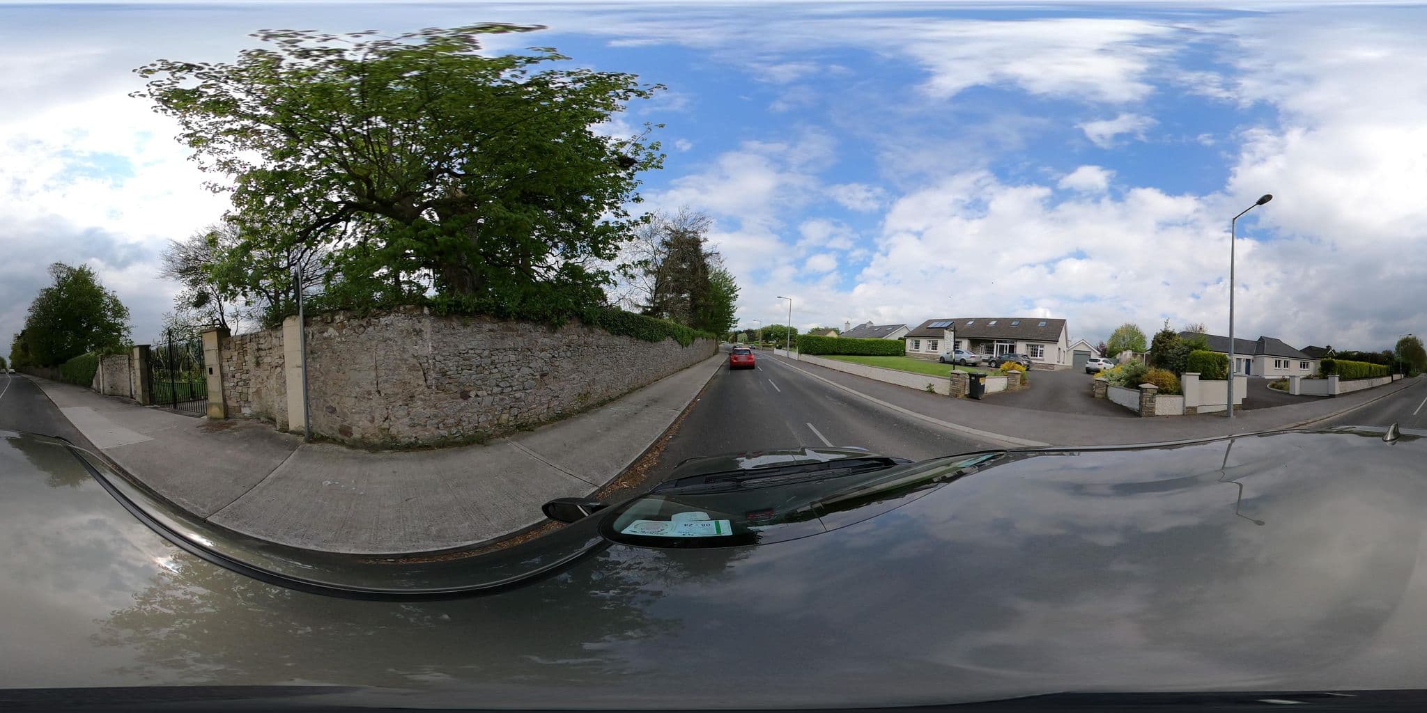 Street view near Hillcourt B&B, Cluain Meala — © annekaro (CC BY-SA · Mapillary)