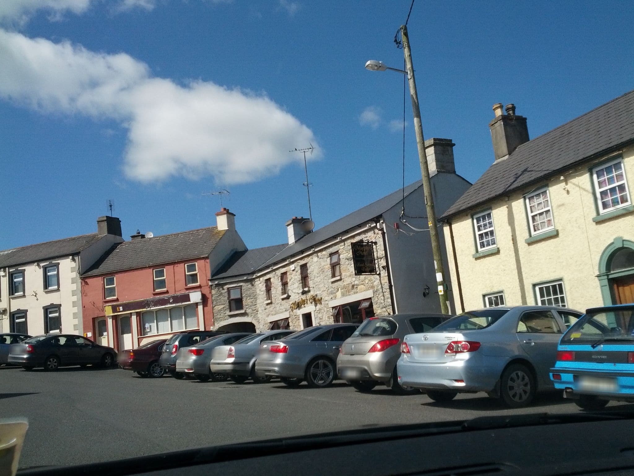 Street view near Murphy's Hotel, Carnew — © dacor (CC BY-SA · Mapillary)