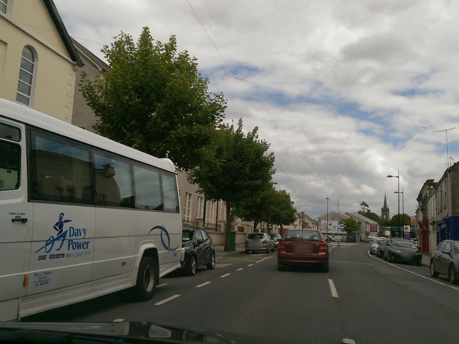 Street view near Munster Hotel, Thurles — © dacor (CC BY-SA · Mapillary)