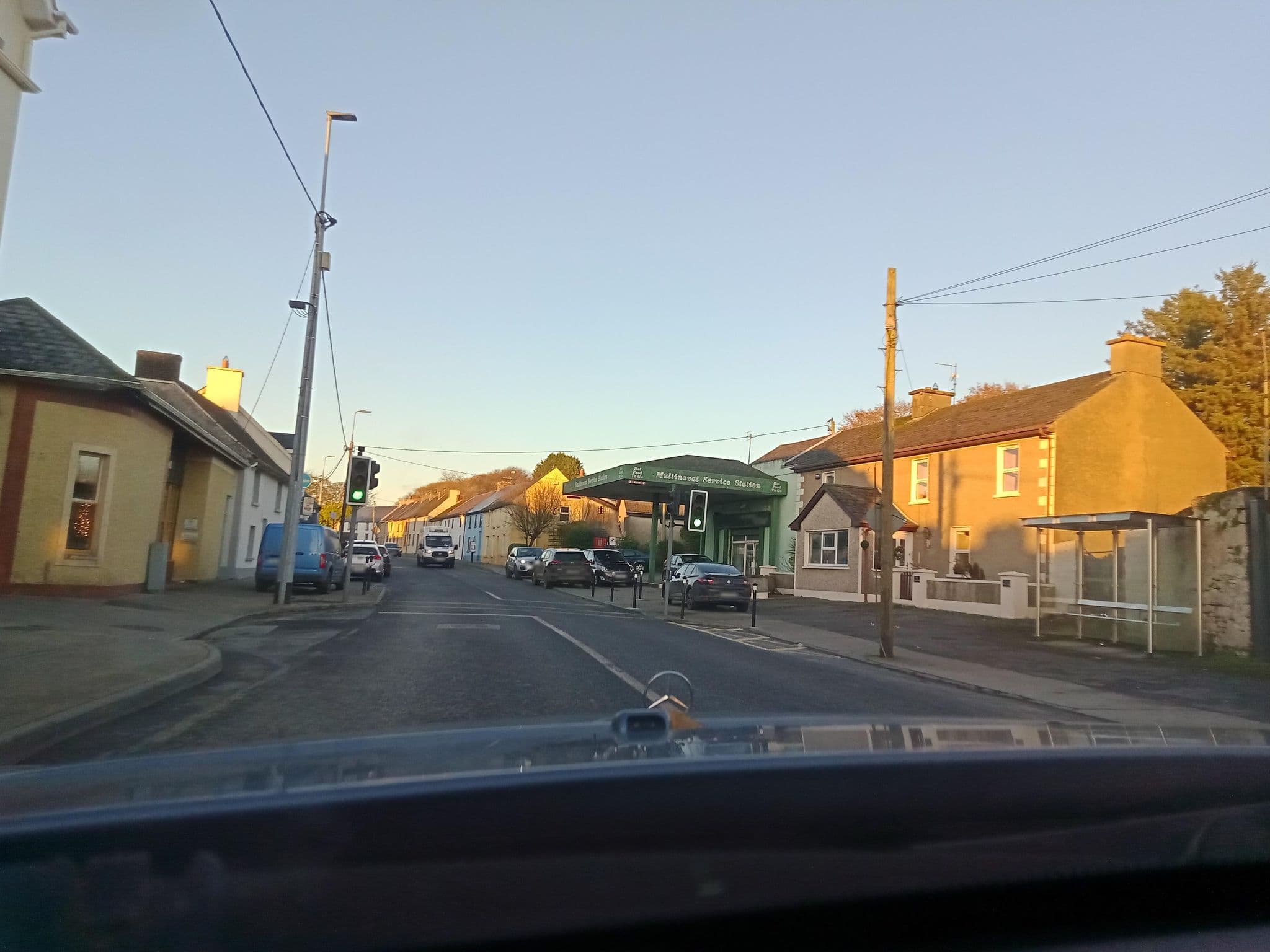 Street view near The Rising Sun, Mooncoin — © annekaro (CC BY-SA · Mapillary)