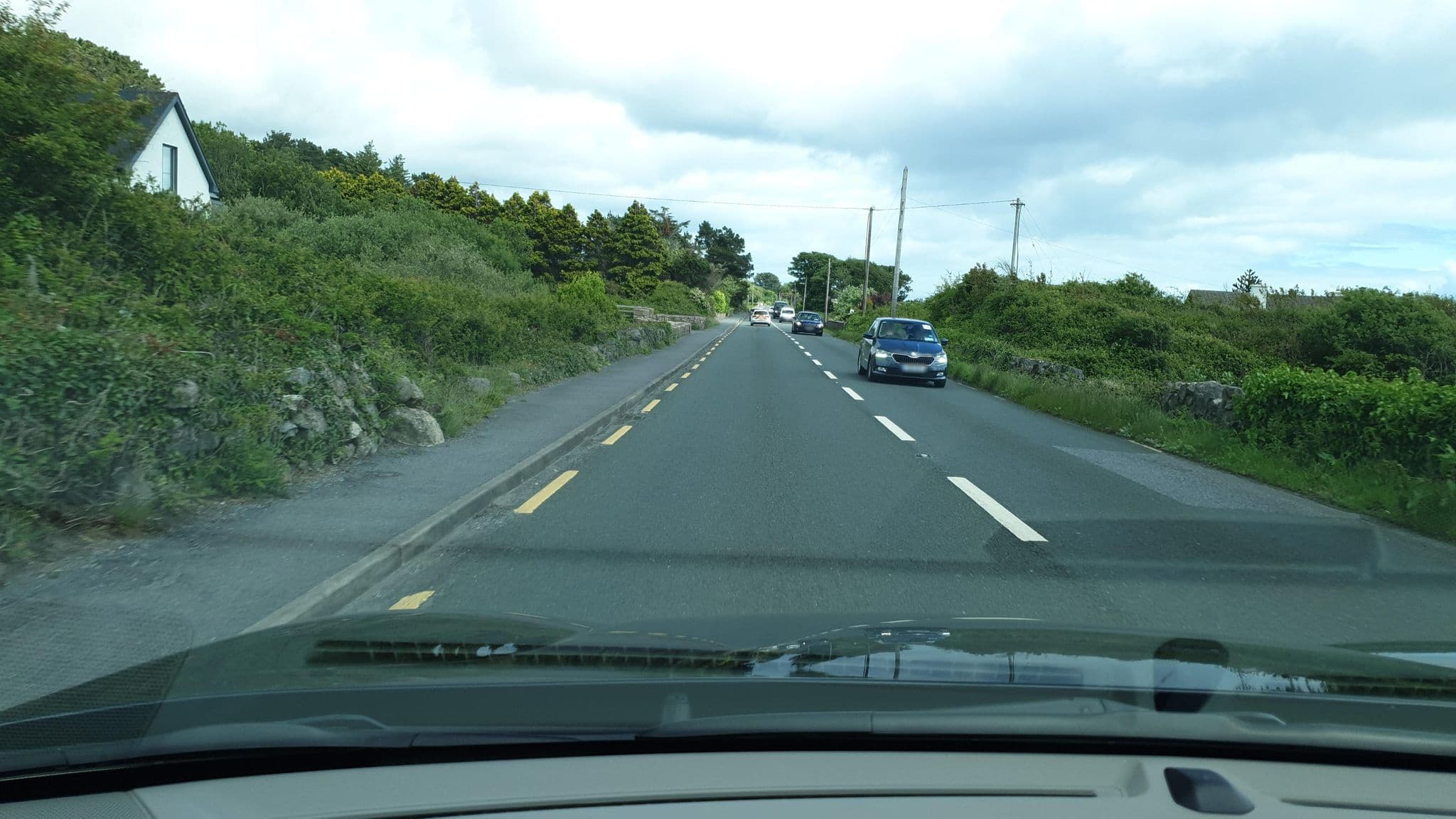 Street view near Tuar Beag B&B, Bearna — © yannakis (CC BY-SA · Mapillary)