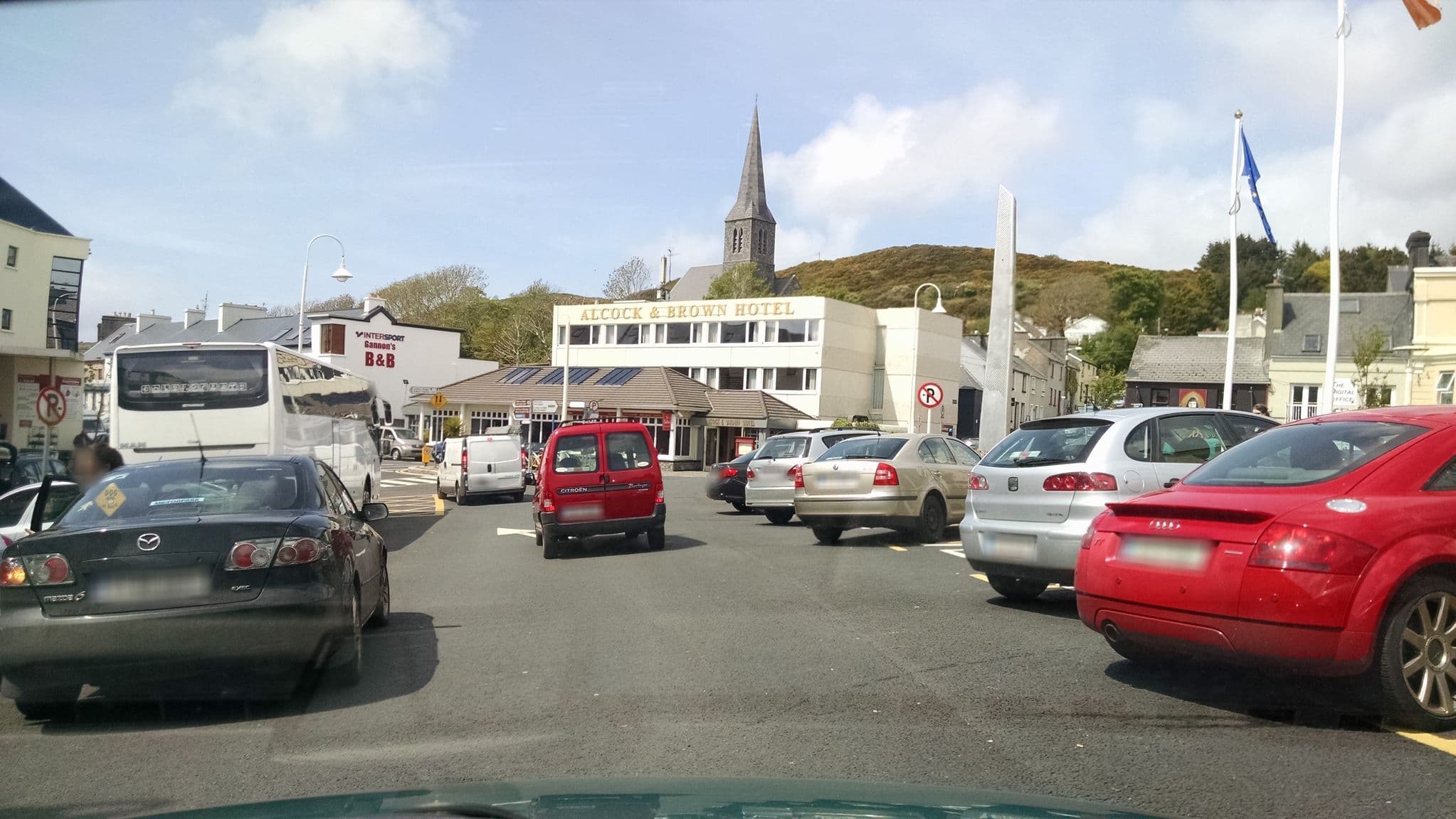 Street view near Dún Rí Accomodation, Clifden — © stephanep (CC BY-SA · Mapillary)