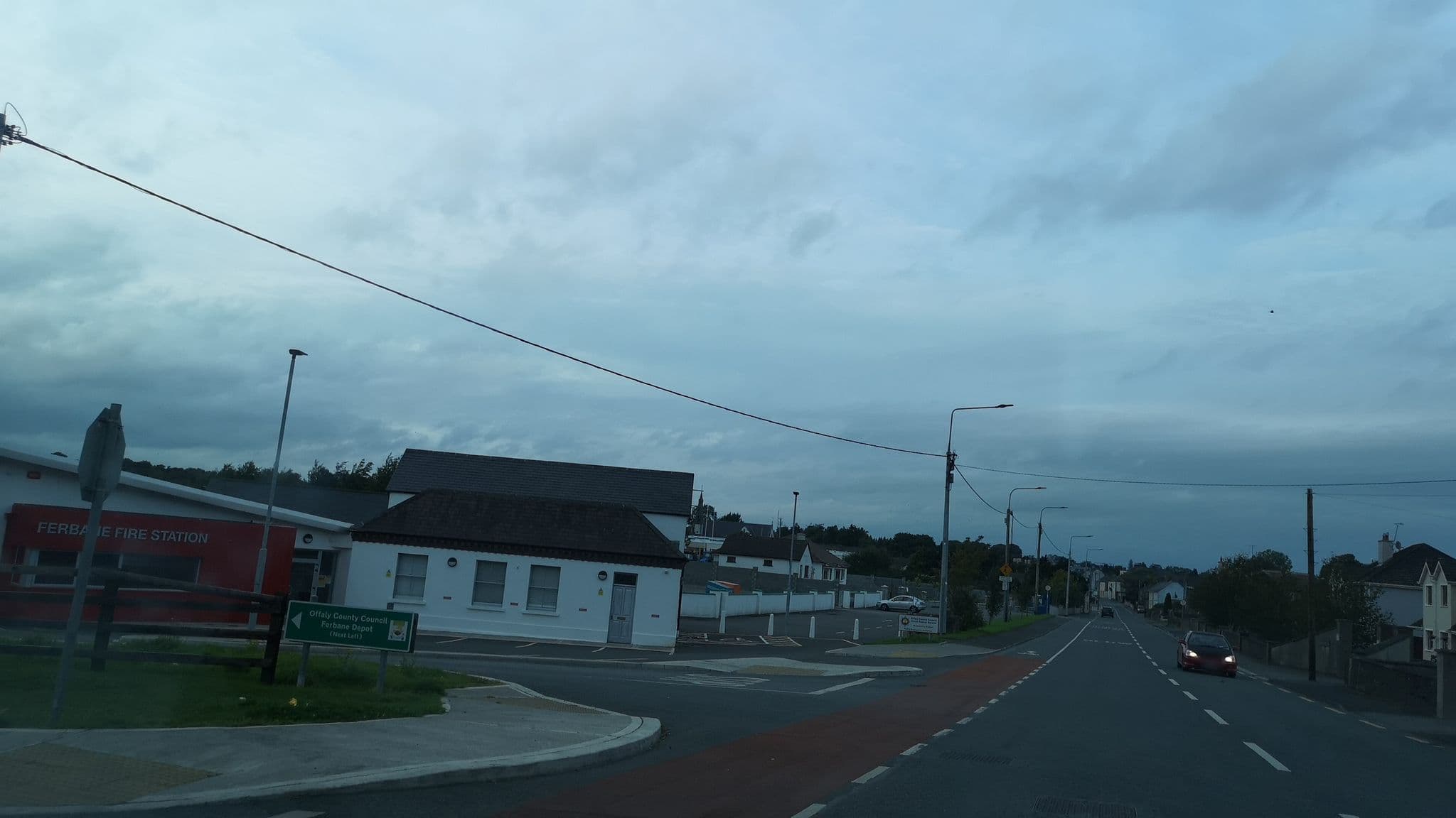 Street view near Cashel Palace Hotel, Ferbane — © dacor (CC BY-SA · Mapillary)