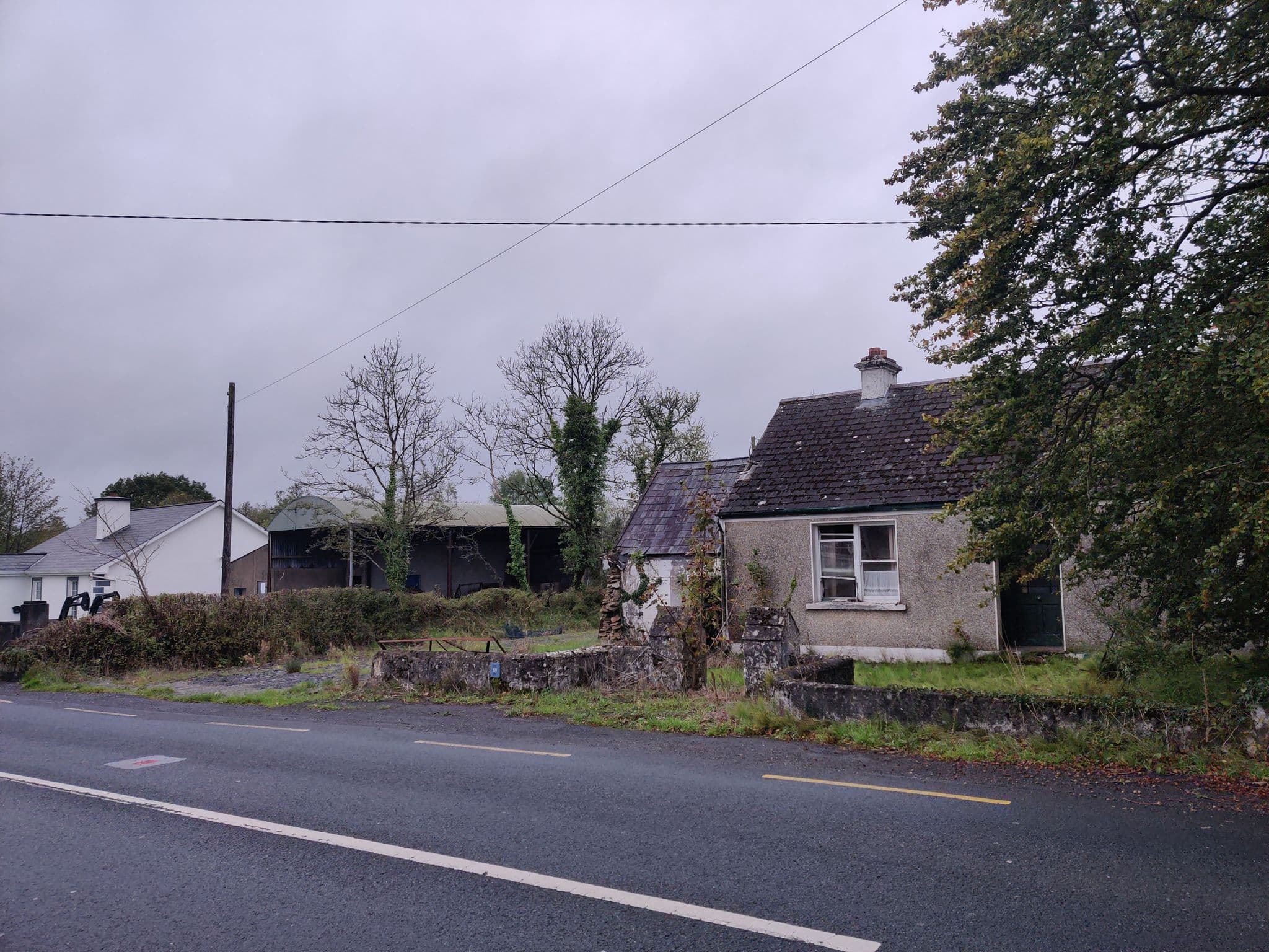Street view near Bruach an Bhaile, Ballaghaderreen — © emunoz (CC BY-SA · Mapillary)