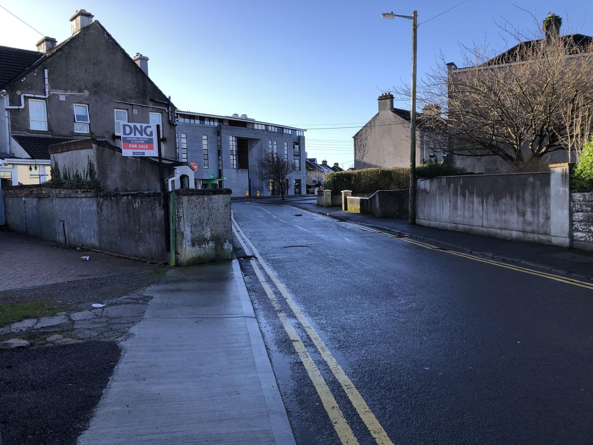 Street view near Thee Cosy Coop, Galway — © donnchafoley (CC BY-SA · Mapillary)