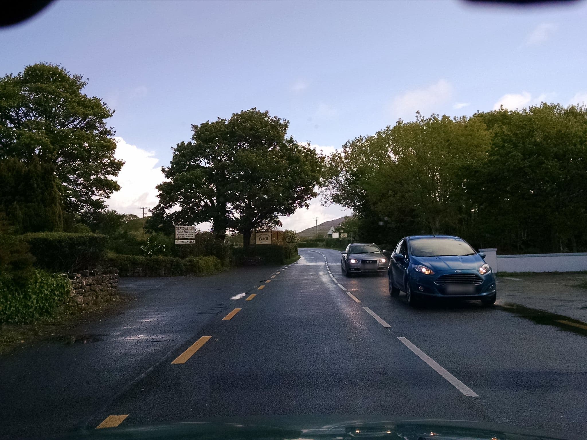 Street view near Meadowfield B&B, Bearna — © stephanep (CC BY-SA · Mapillary)