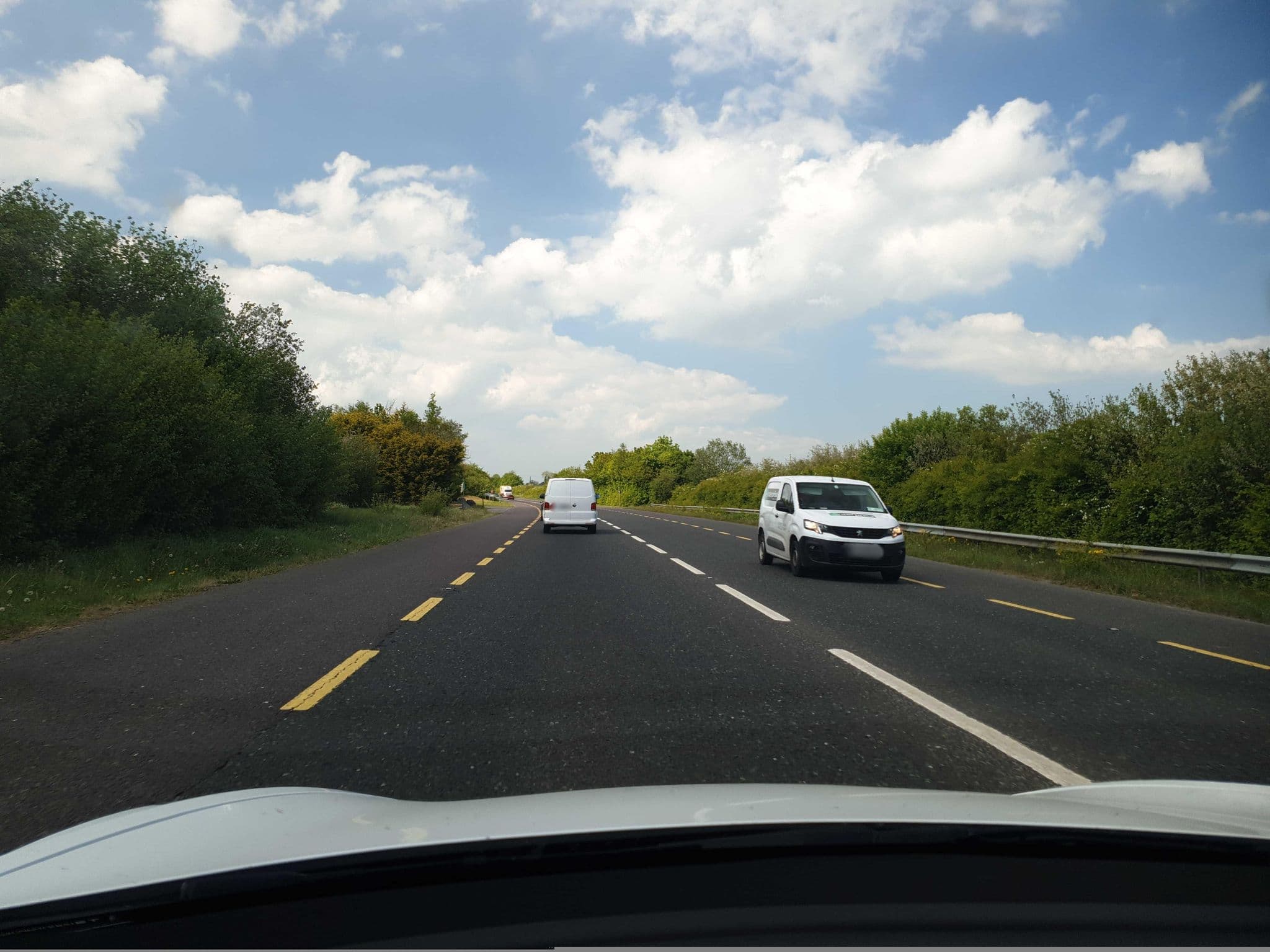Street view near Dooleys Hotel, Ardee — © yannakis (CC BY-SA · Mapillary)