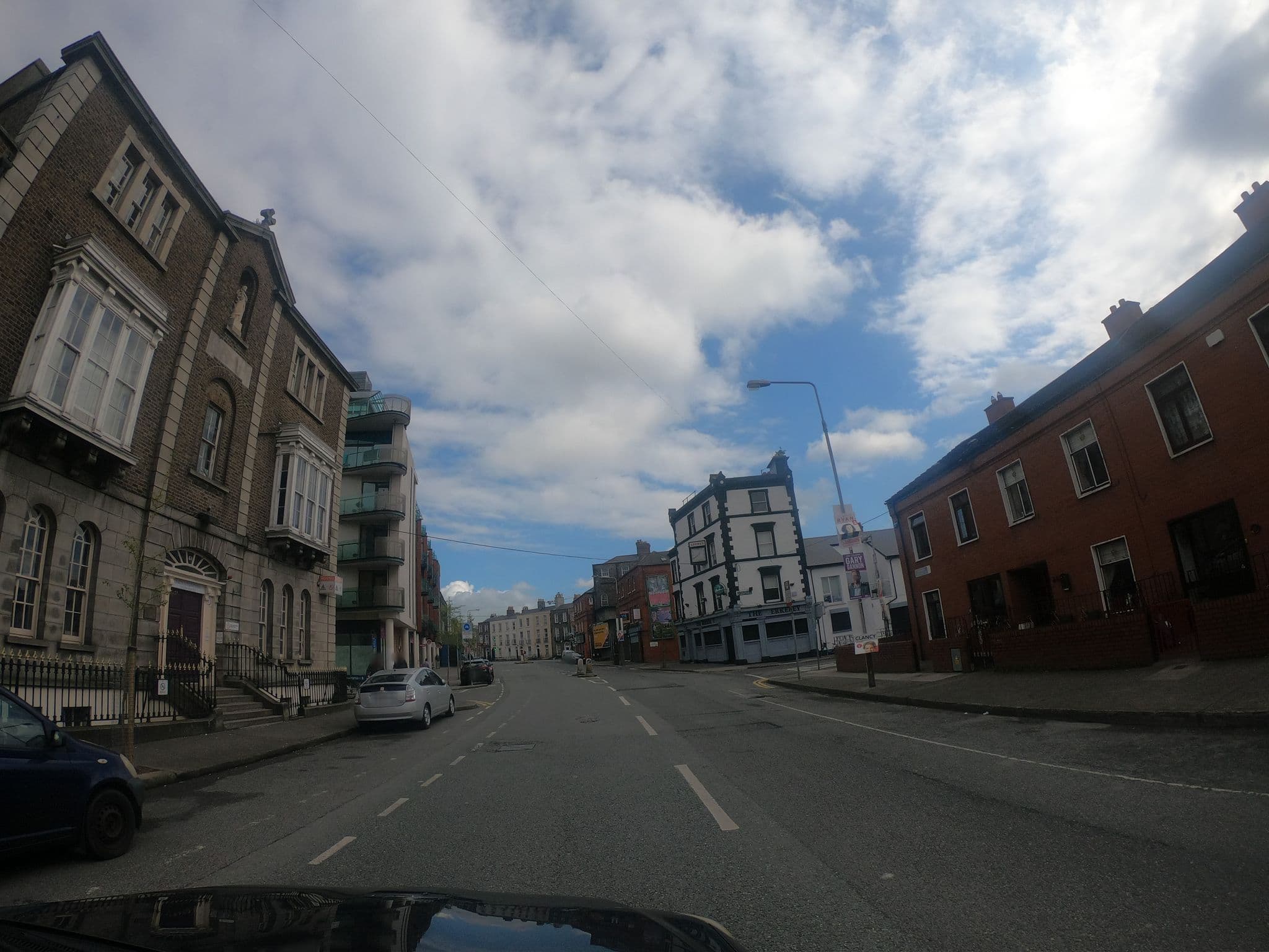 Street view near An Óige (Irish Youth Hostel Association), Drumcondra — © debigc (CC BY-SA · Mapillary)