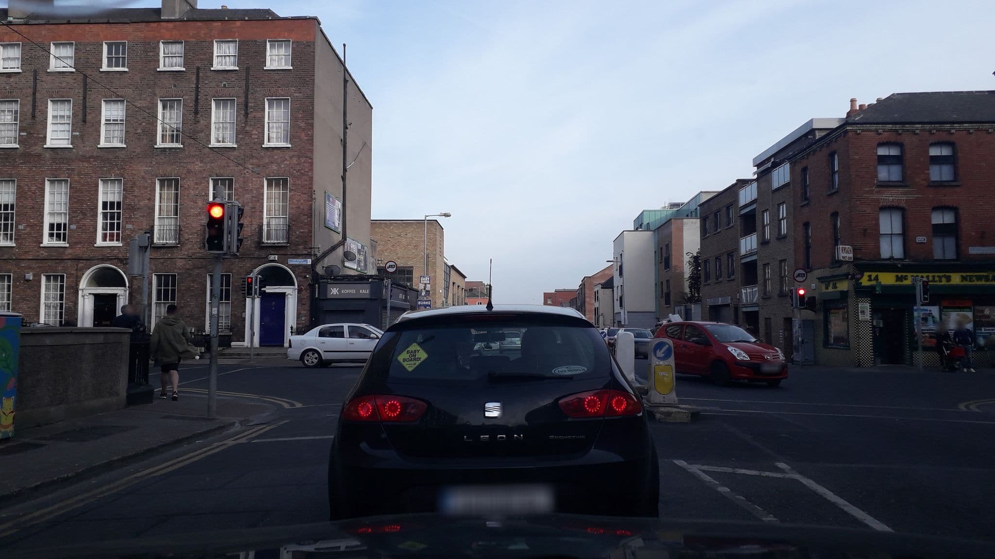 Street view near Parkway Guesthouse, Drumcondra — © lineo (CC BY-SA · Mapillary)