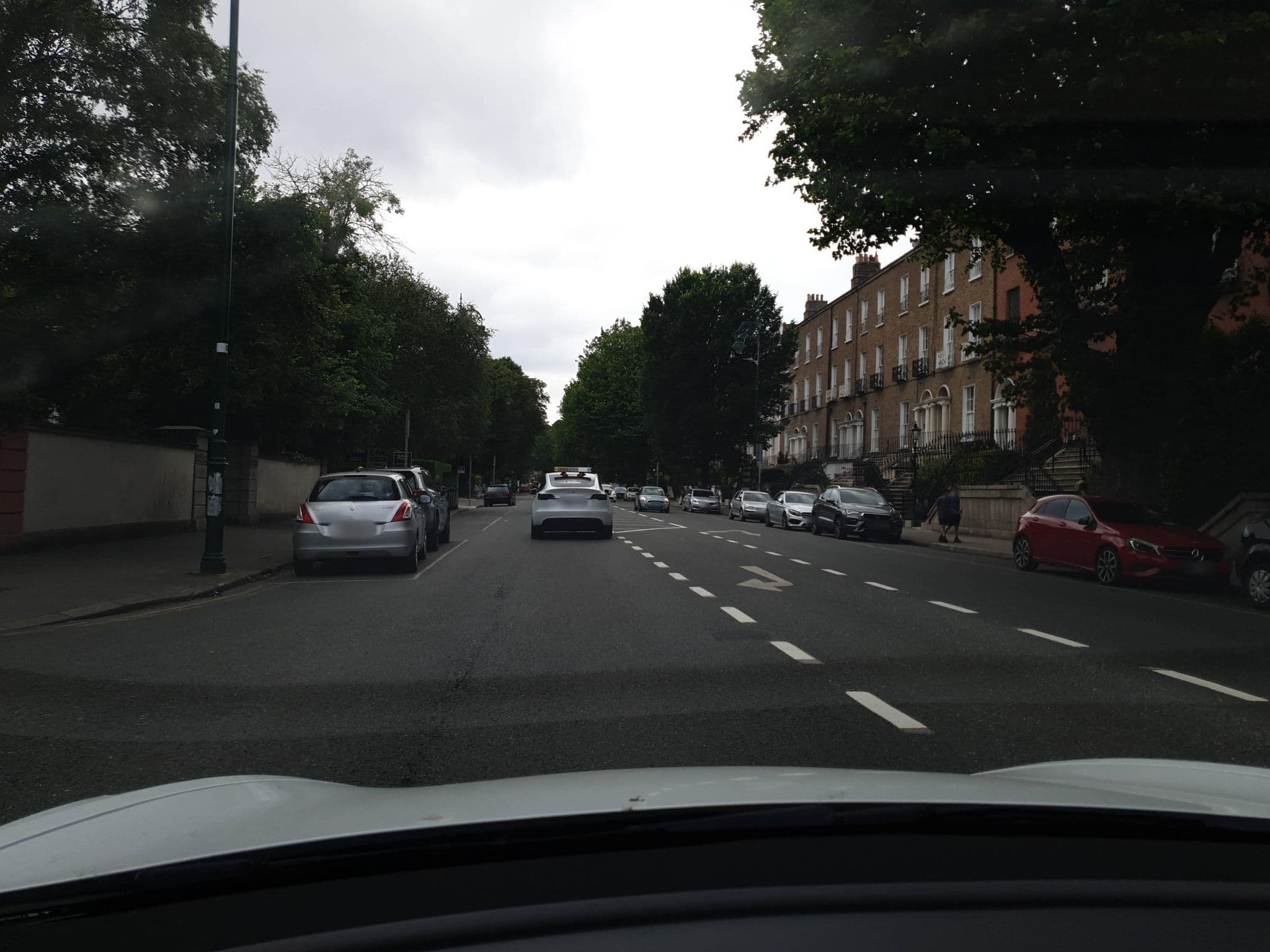 Street view near Pembroke Townhouse, Dublin — © yannakis (CC BY-SA · Mapillary)