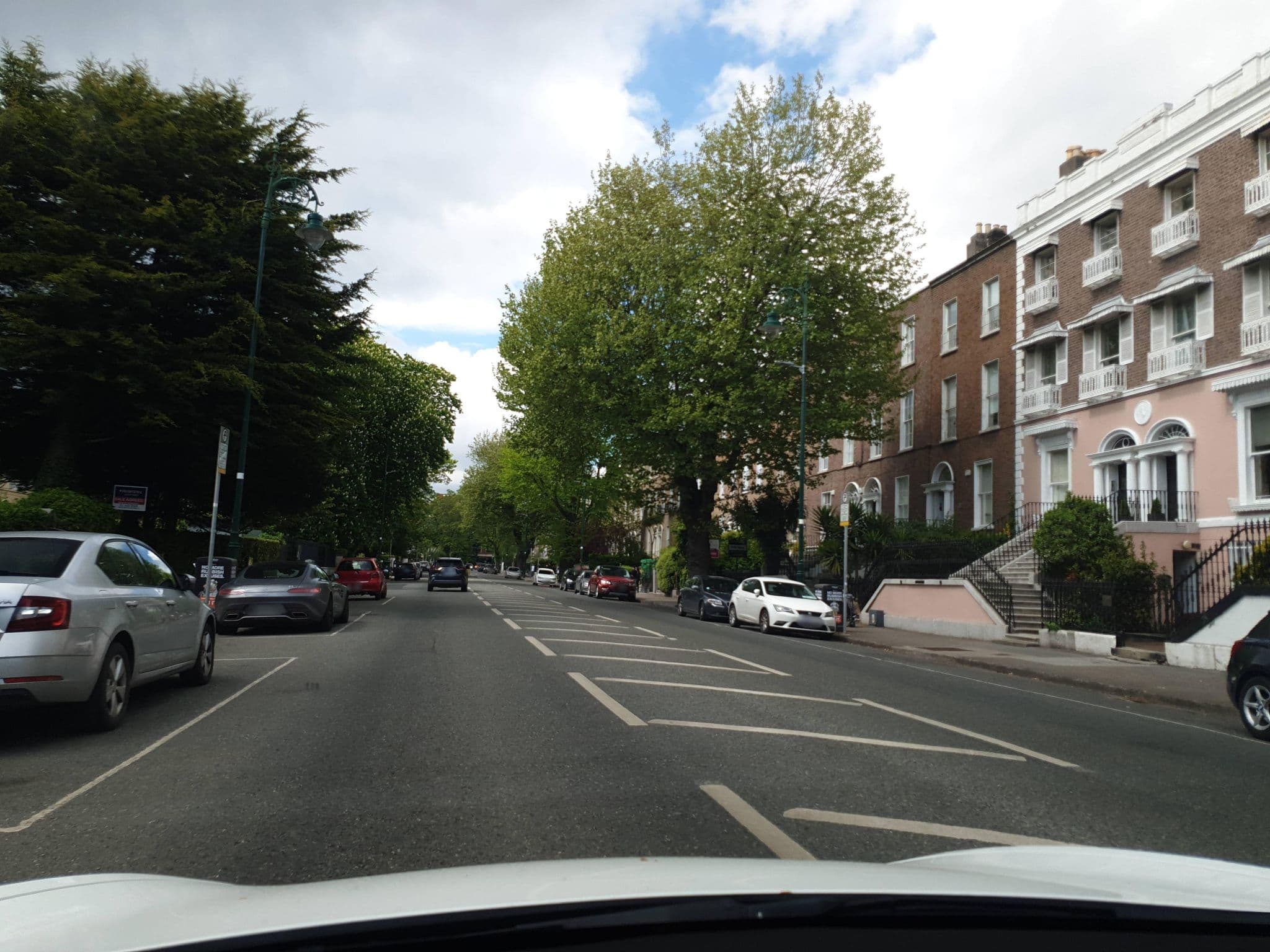 Street view near Pembroke Hall Acomodations, Dublin — © yannakis (CC BY-SA · Mapillary)