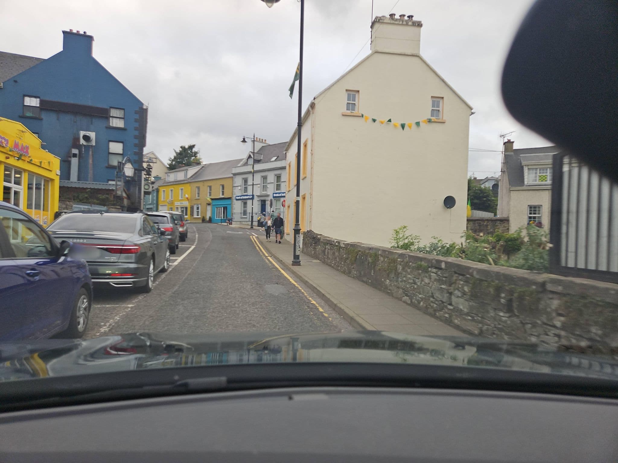 Street view near The Fleet Inn, Killybegs — © toho (CC BY-SA · Mapillary)