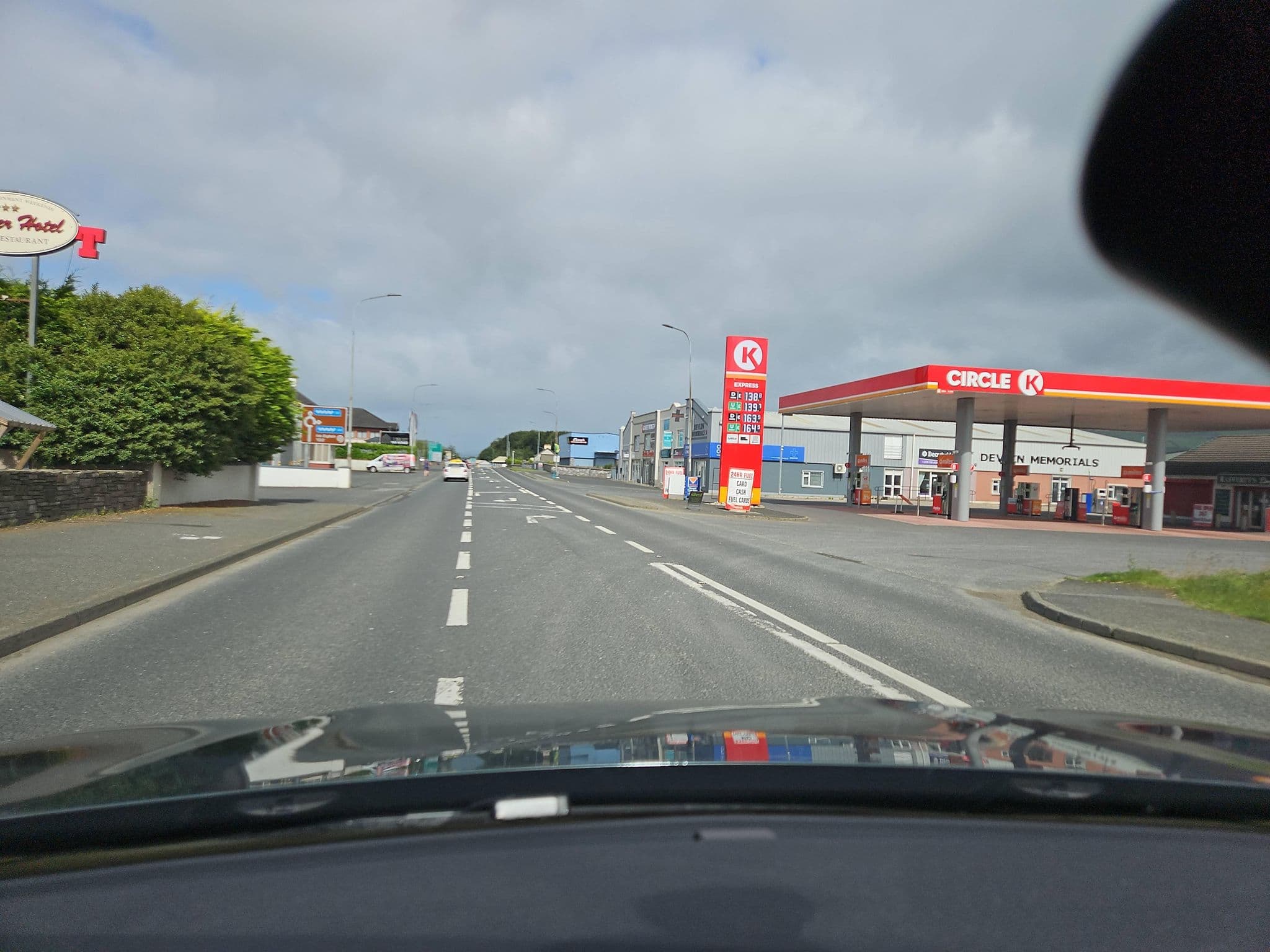 Street view near The Frontier Hotel, Muff — © toho (CC BY-SA · Mapillary)