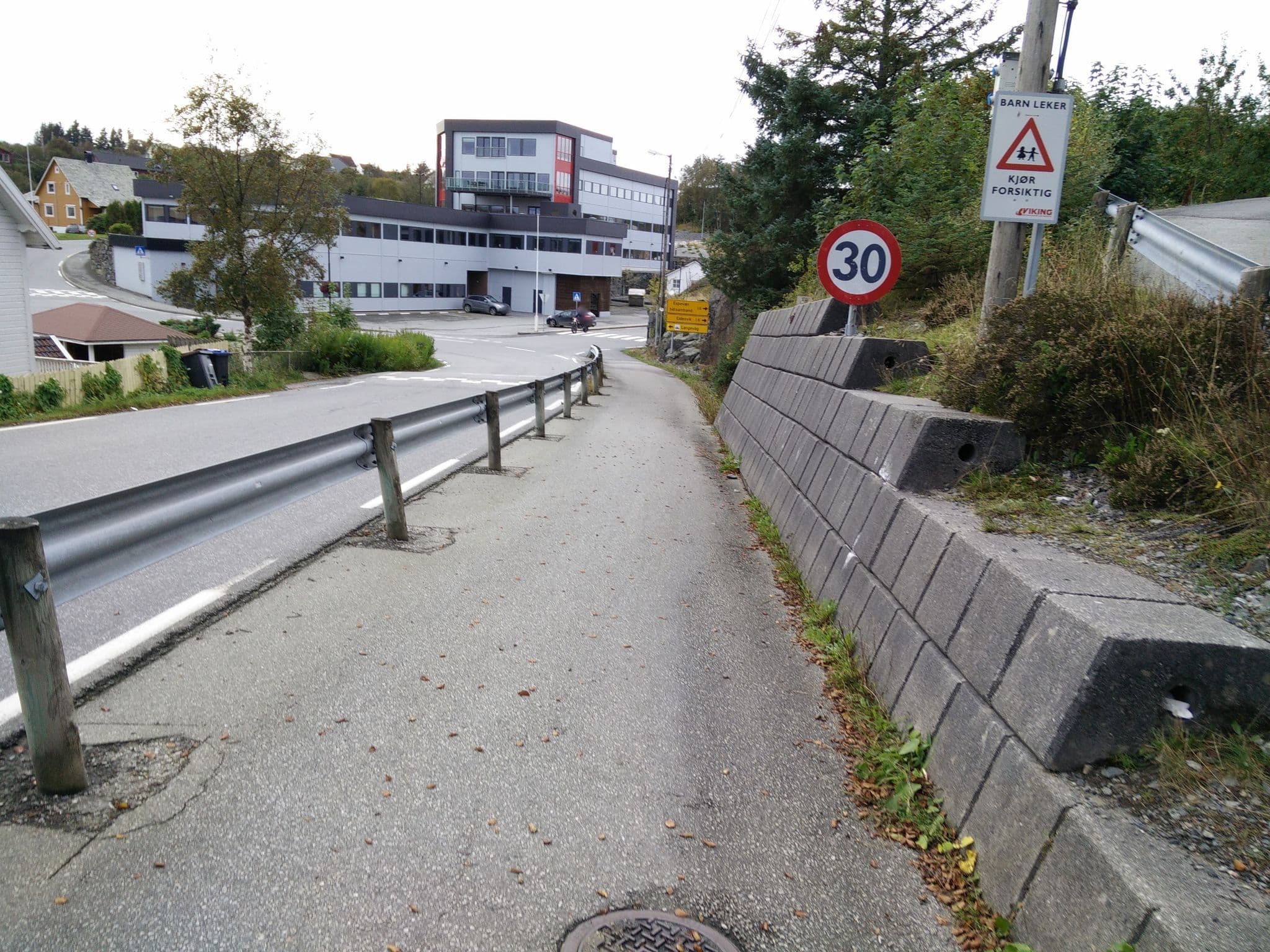 Street view near Olsahuset Bømlo, Sveio — © ways (CC BY-SA · Mapillary)