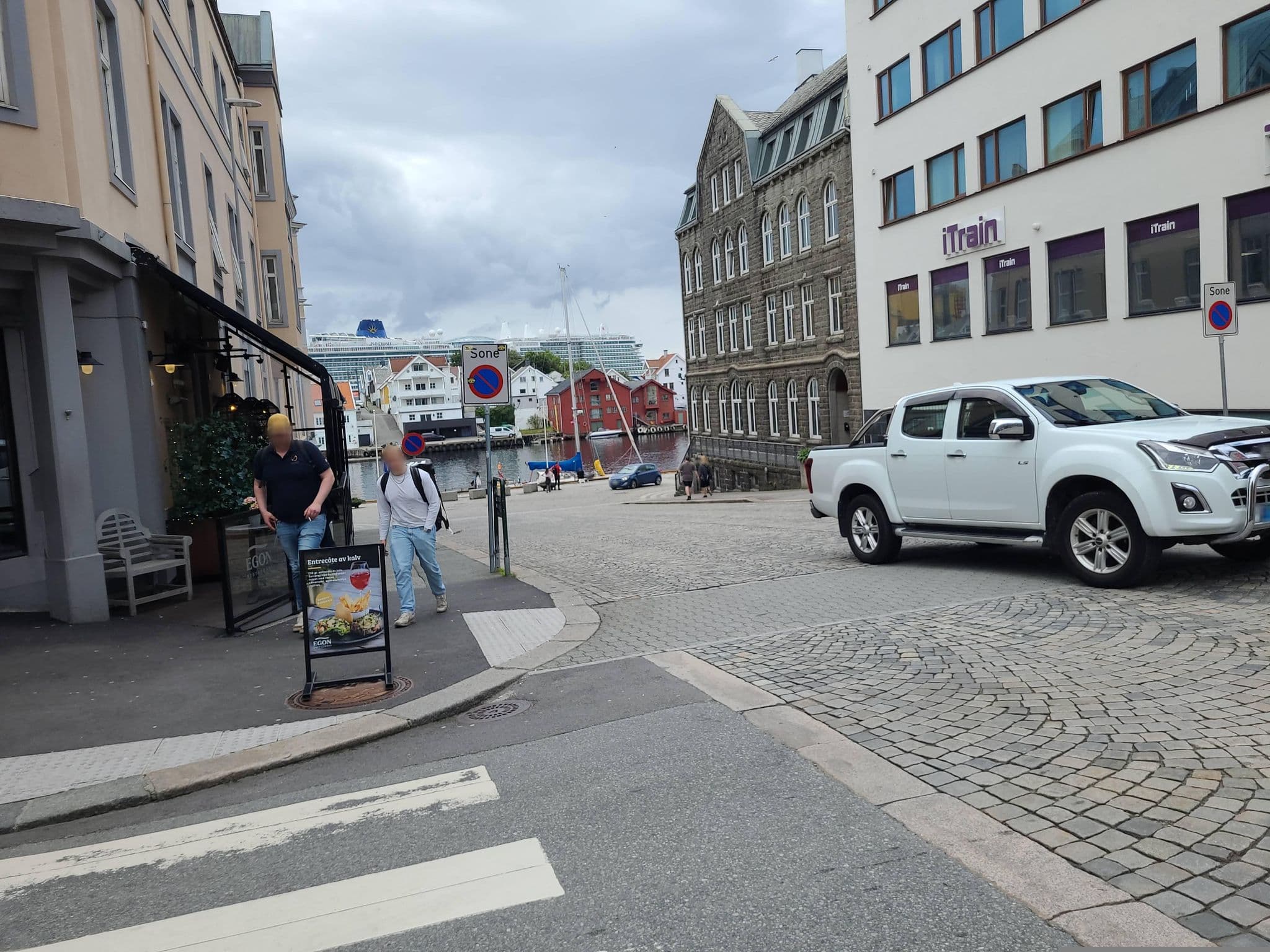 Street view near Hendersons City Hotel, Haugesund — © jopparn2 (CC BY-SA · Mapillary)