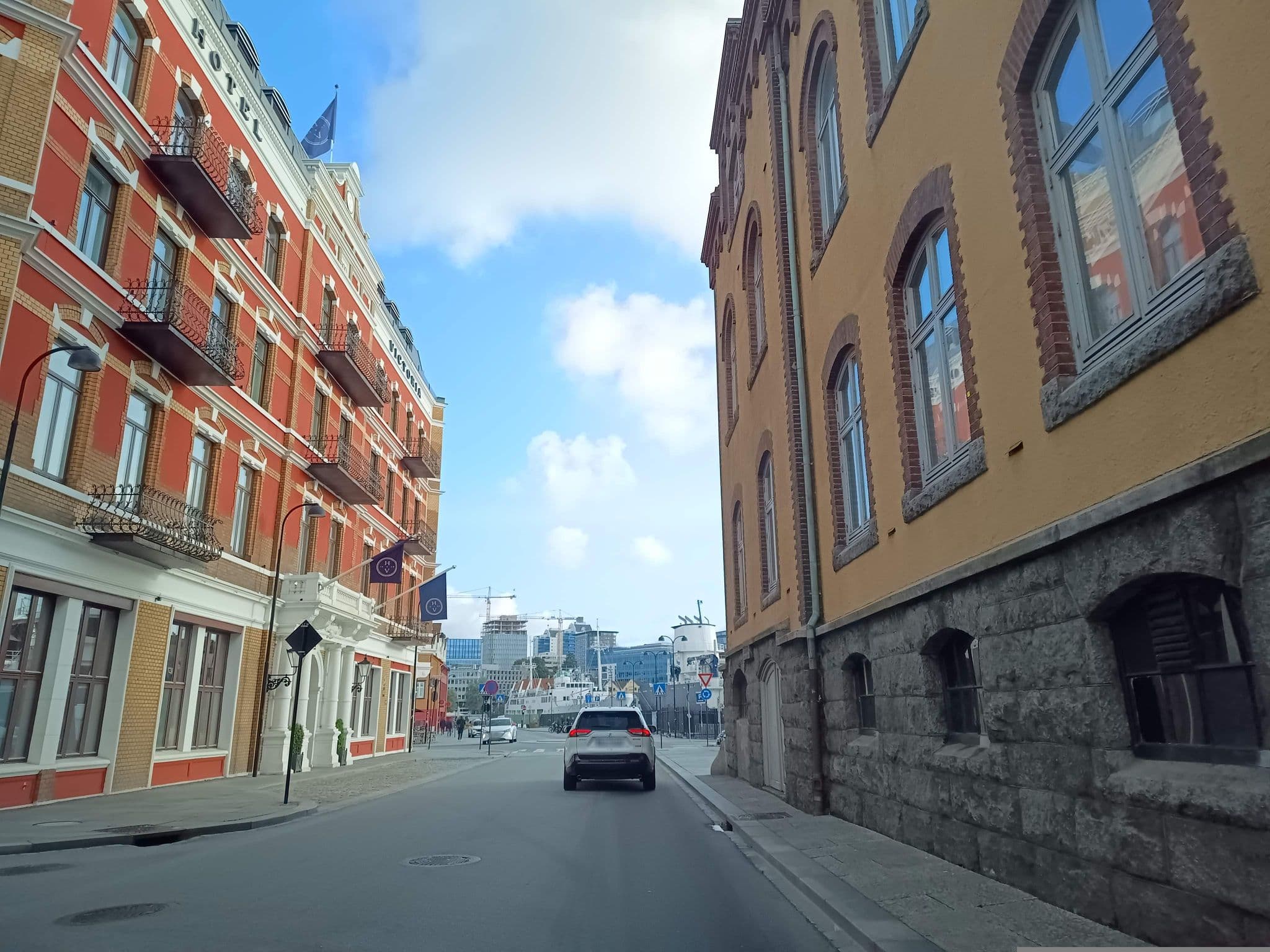 Street view near Skansen Hotel, Stavanger — © Albergarri788 (CC BY-SA · Mapillary)